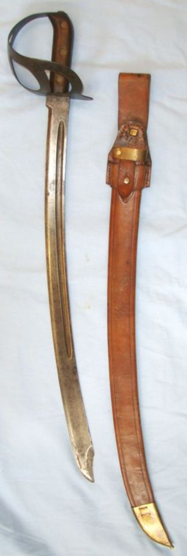 RARE, WW2 Era U.S. Manufactured Dutch Klewang M1940 Short Sword By Milsco & Leather Scabbard - Bild 2 aus 3
