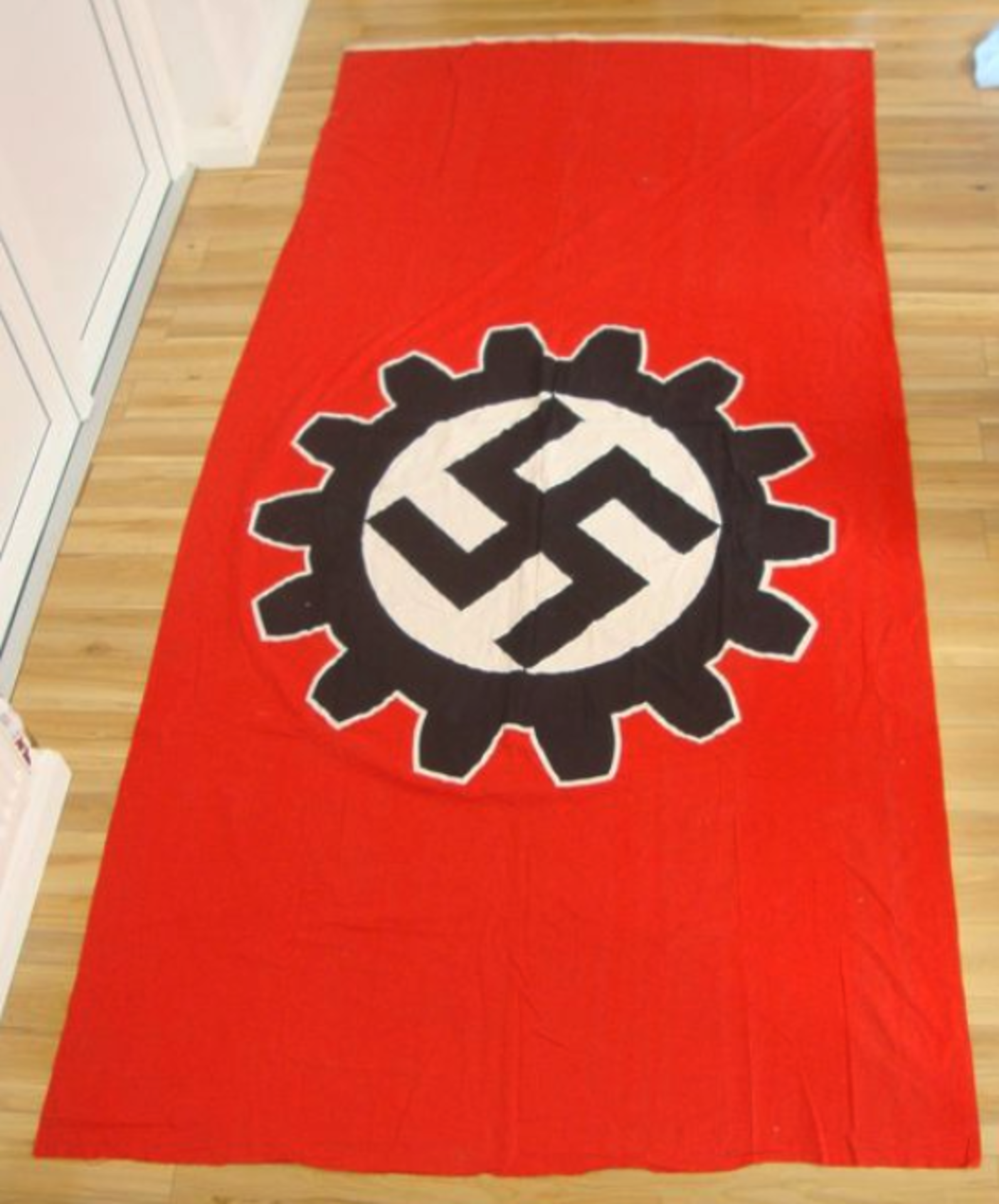 MASSIVE ORIGINAL, Nazi German Third Reich D.A.F (German Labour Front) Banner / Flag - Image 3 of 3