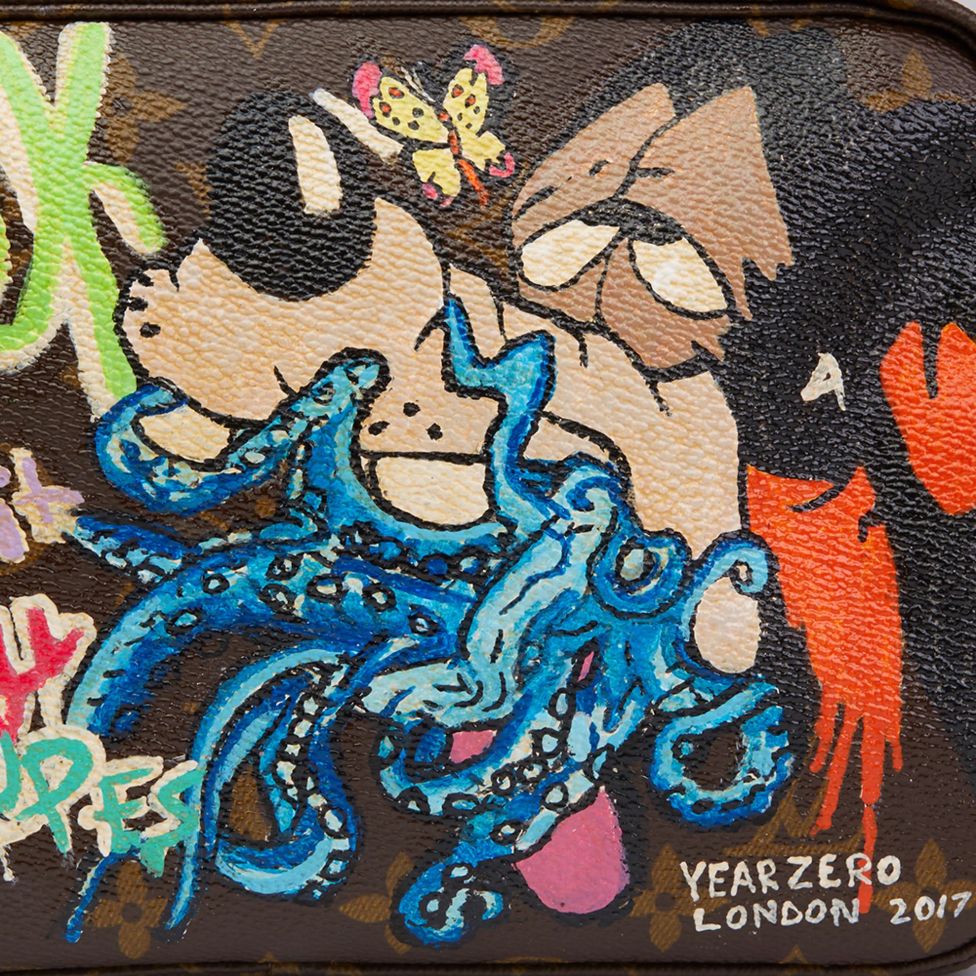 Hand-painted 'Sick of it all' X Year Zero London Toiletry Pouch - Bild 7 aus 11