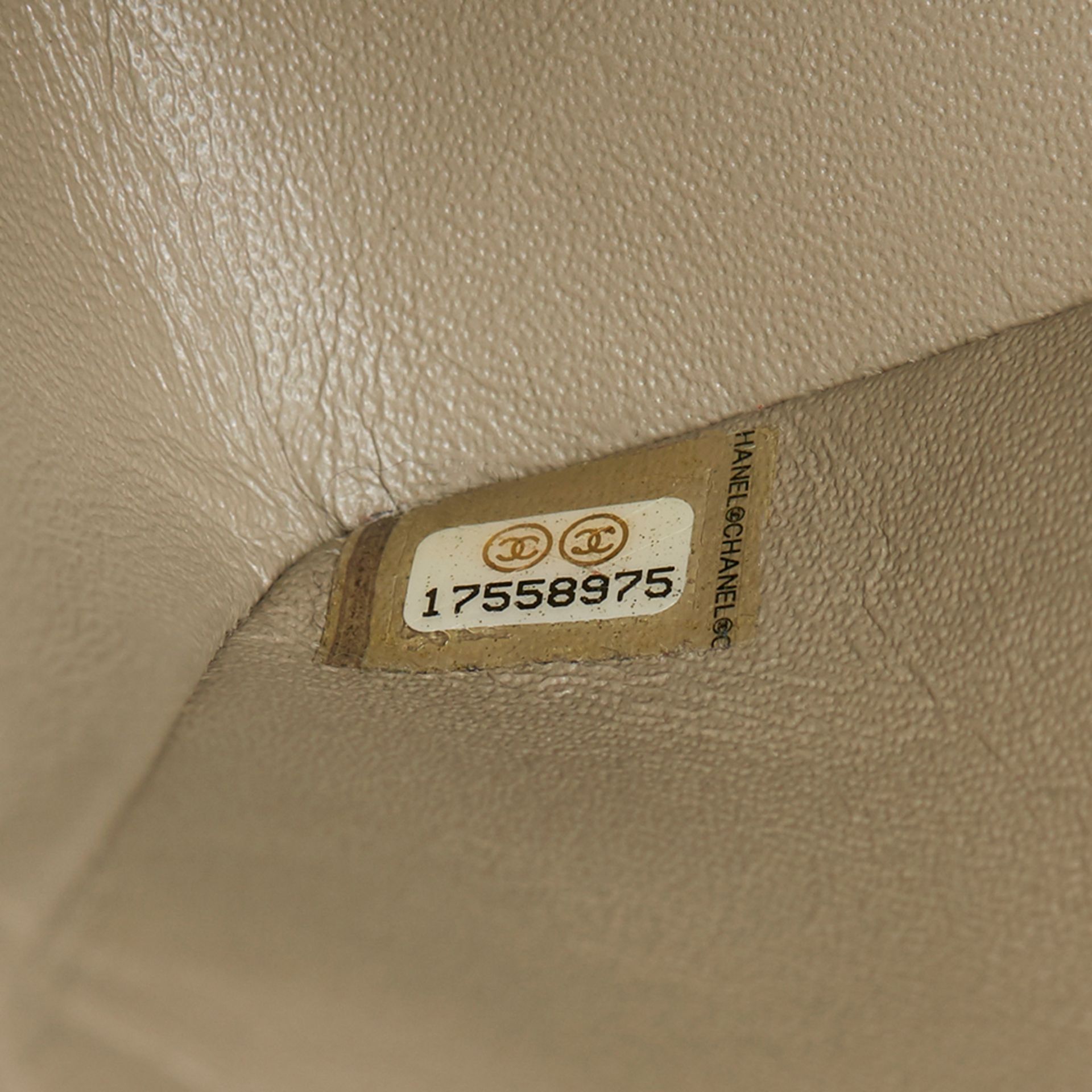 Pale Olive Quilted Iridescent Patent Leather Medium Classic Double Flap Bag - Bild 8 aus 10