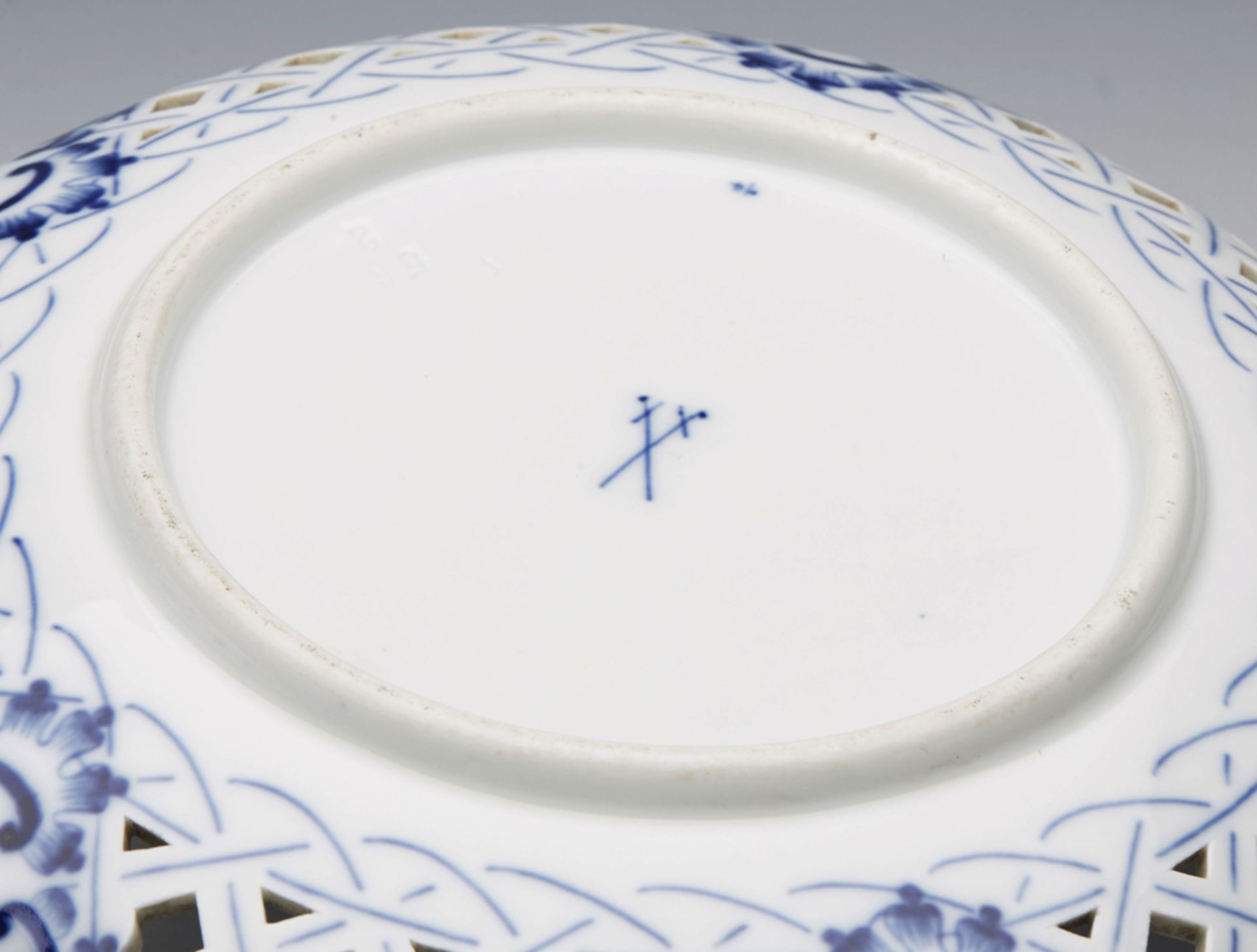 Pair Antique Meissen Blue & White Onion Pattern Pierced Baskets 19Th C. - Image 8 of 8