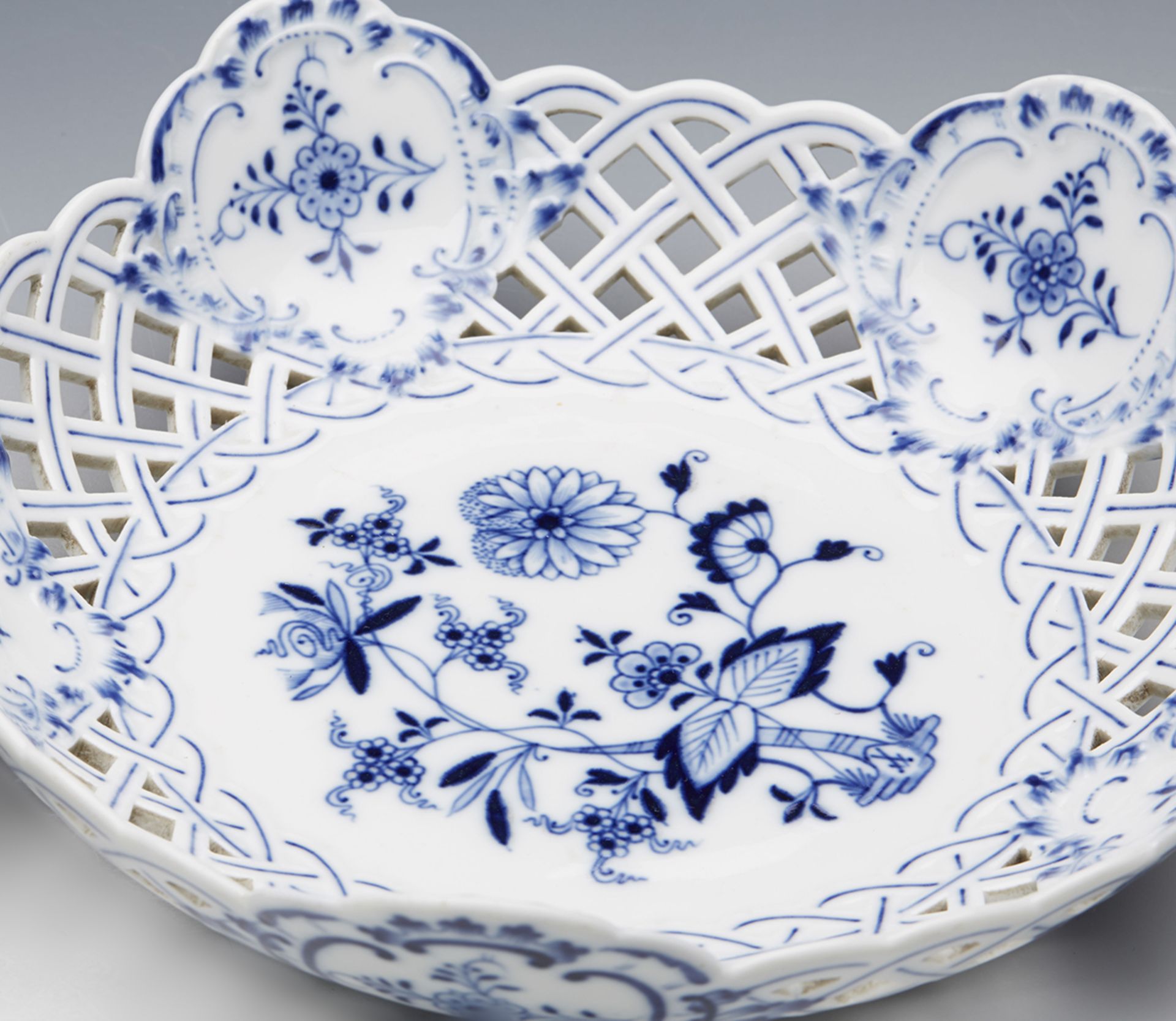 Pair Antique Meissen Blue & White Onion Pattern Pierced Baskets 19Th C. - Image 3 of 8