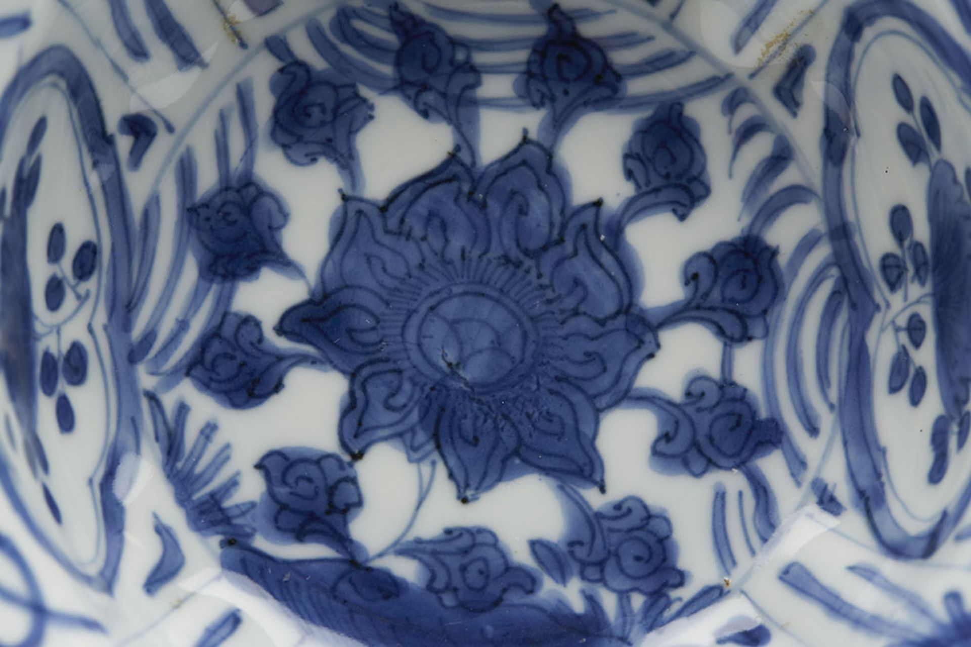 Antique Chinese Wanli Ming Blue & White Floral Bowl C.1600 - Image 2 of 12