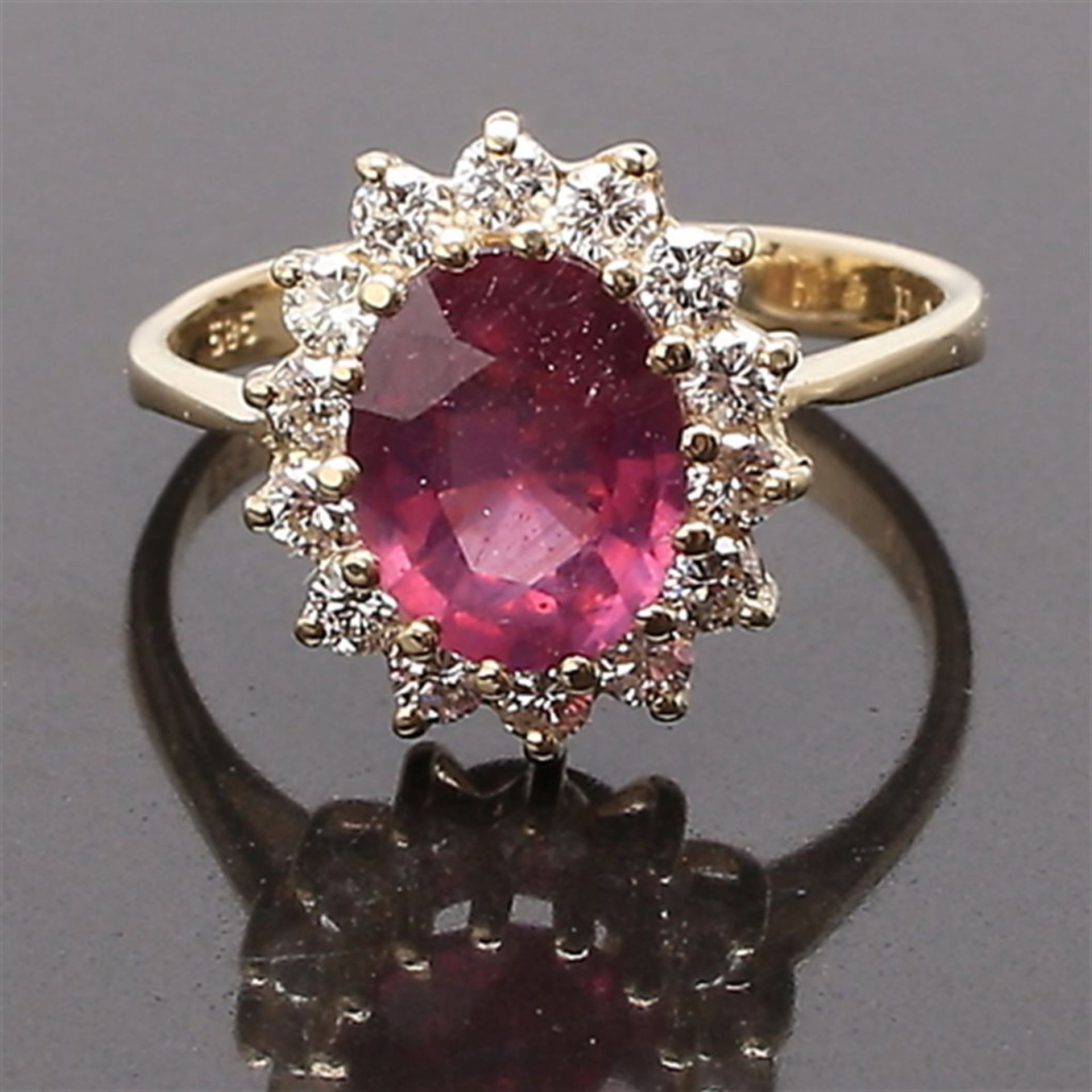 Carmo ring with oval ruby and diamonds. - Image 2 of 2
