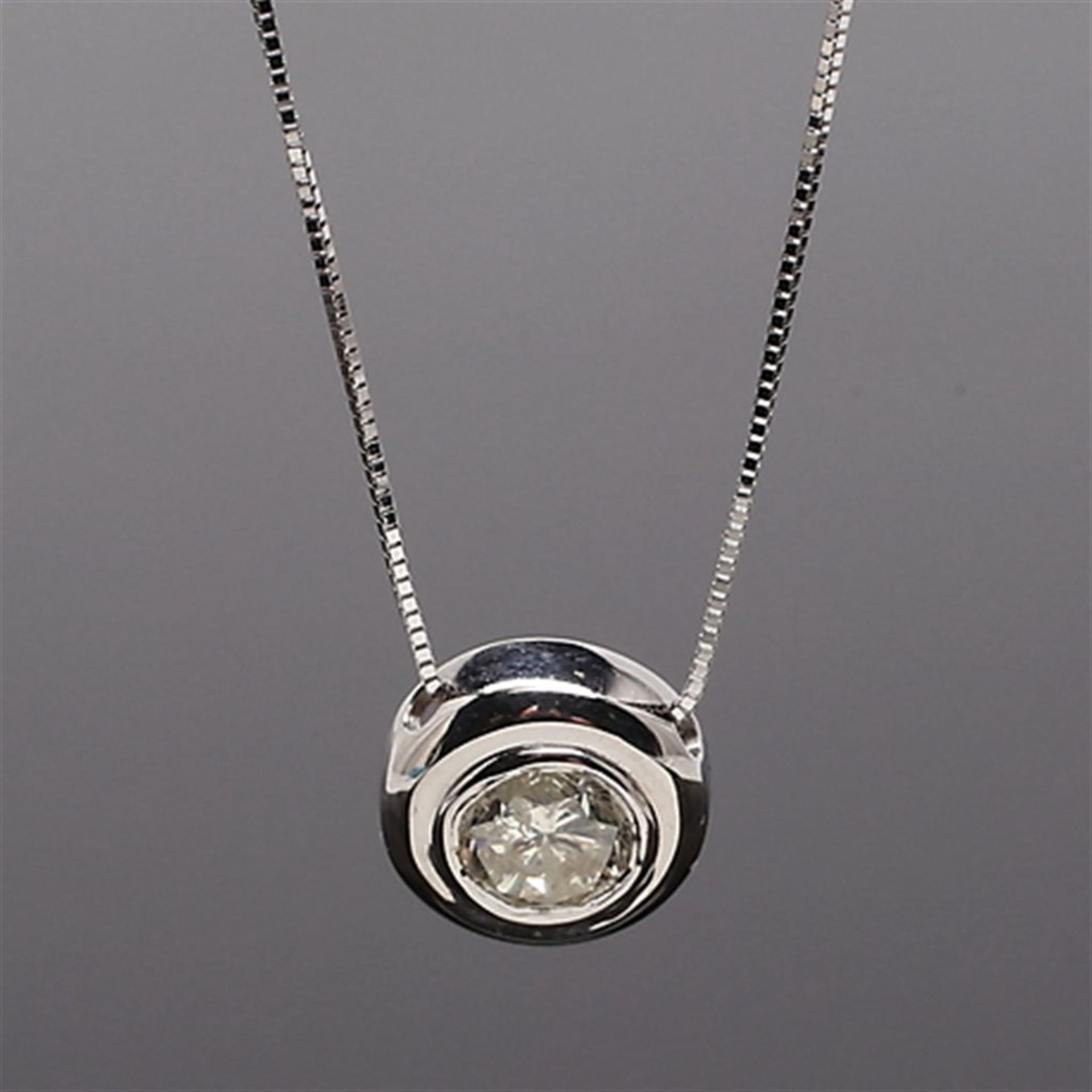 Necklace with pendant in white gold, with 0.70 ct. diamonds