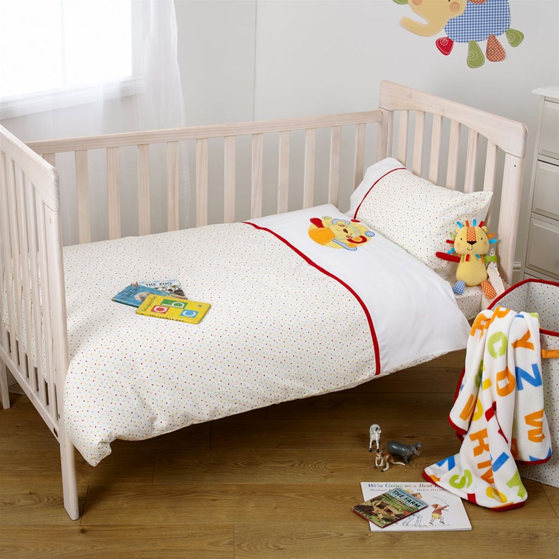 50 sets Jolly Jamboree Toddler/Cotbed Duvet Cover with Pillowcase (150 x 120cm)