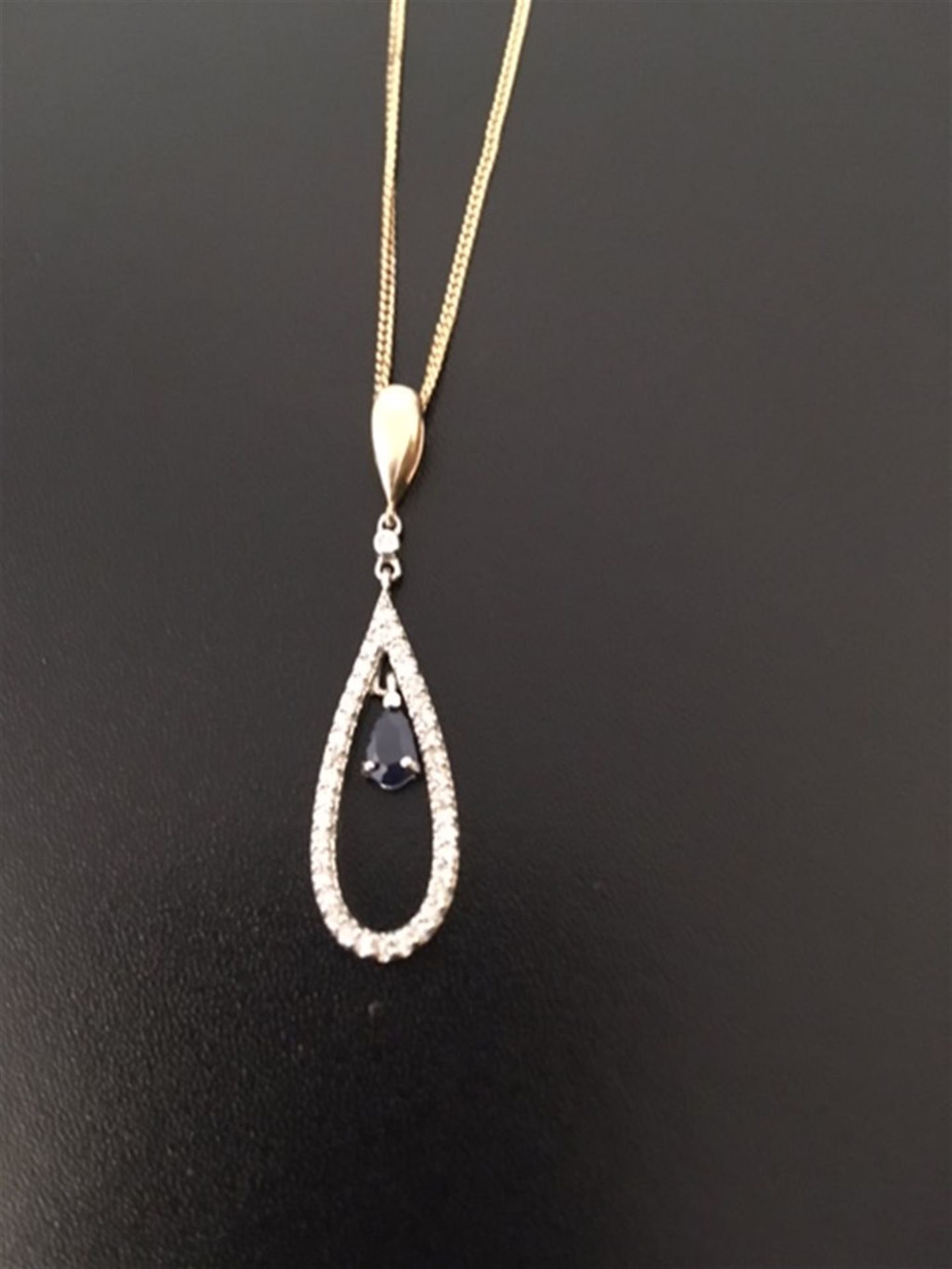 Diamond pendant & chain