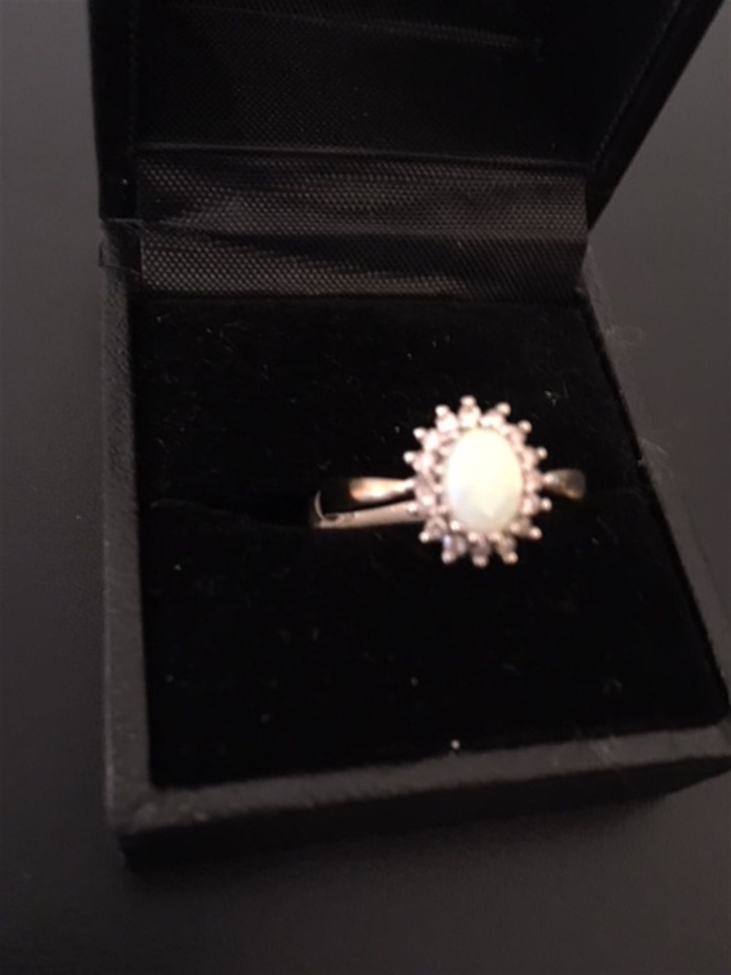 Opal & Diamond ring - Image 2 of 2