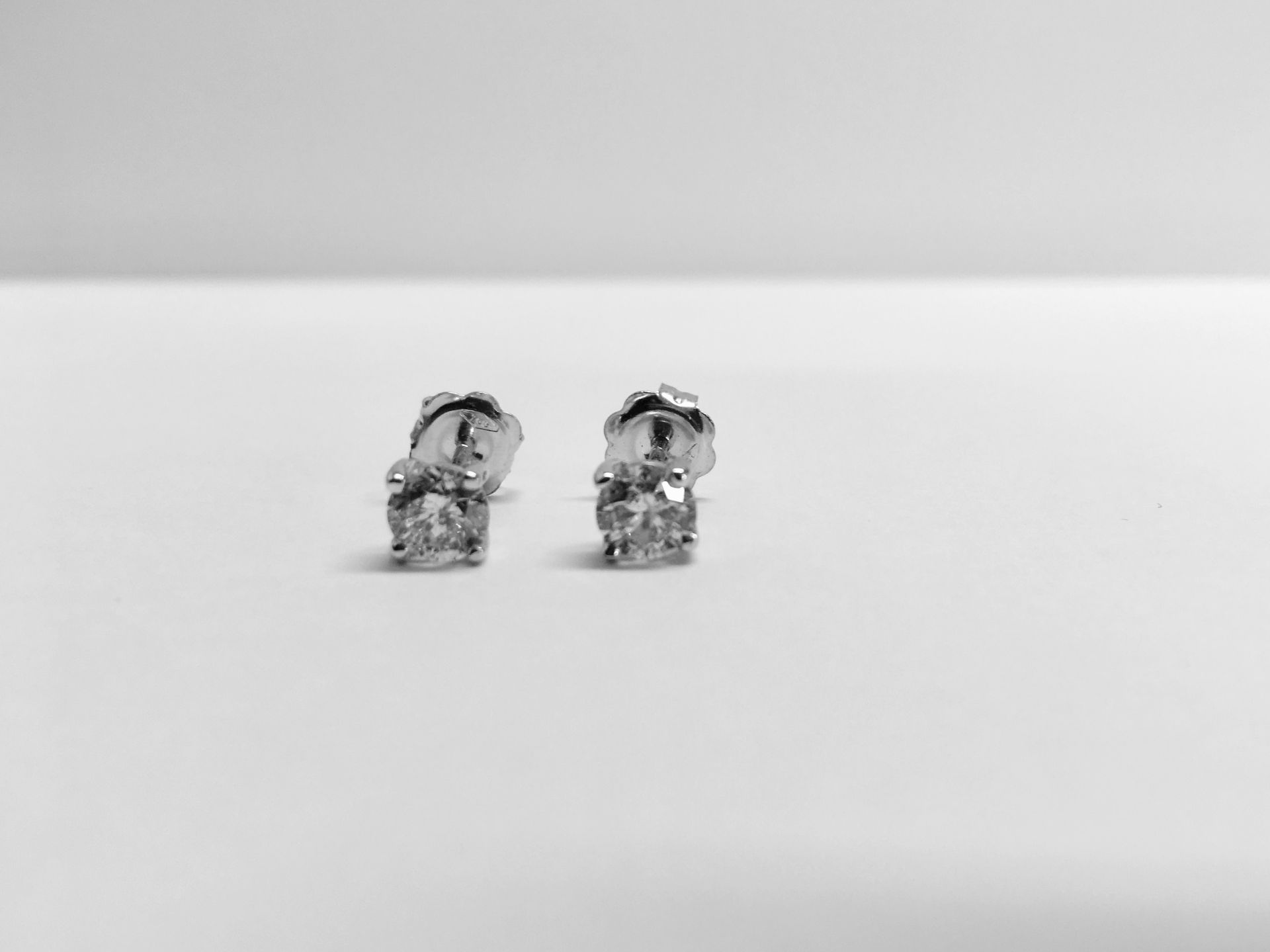 1.50ct diamond solitaire earrings set in 18ct white gold. 2 x brilliant cut diamonds, I colour and - Bild 2 aus 2