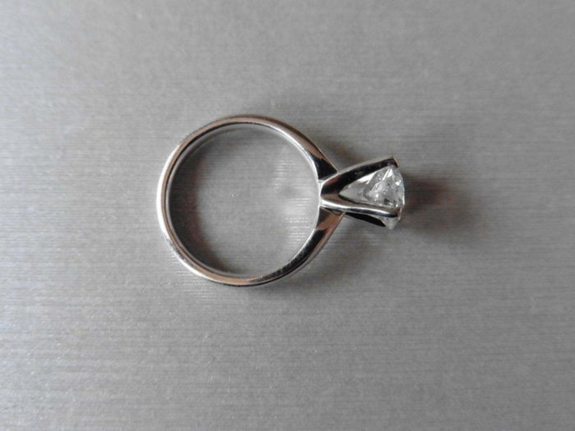 1.07ct diamond solitaire ring set in 18ct white gold. Brilliant cut diamond, H colour and I1 - Bild 3 aus 3