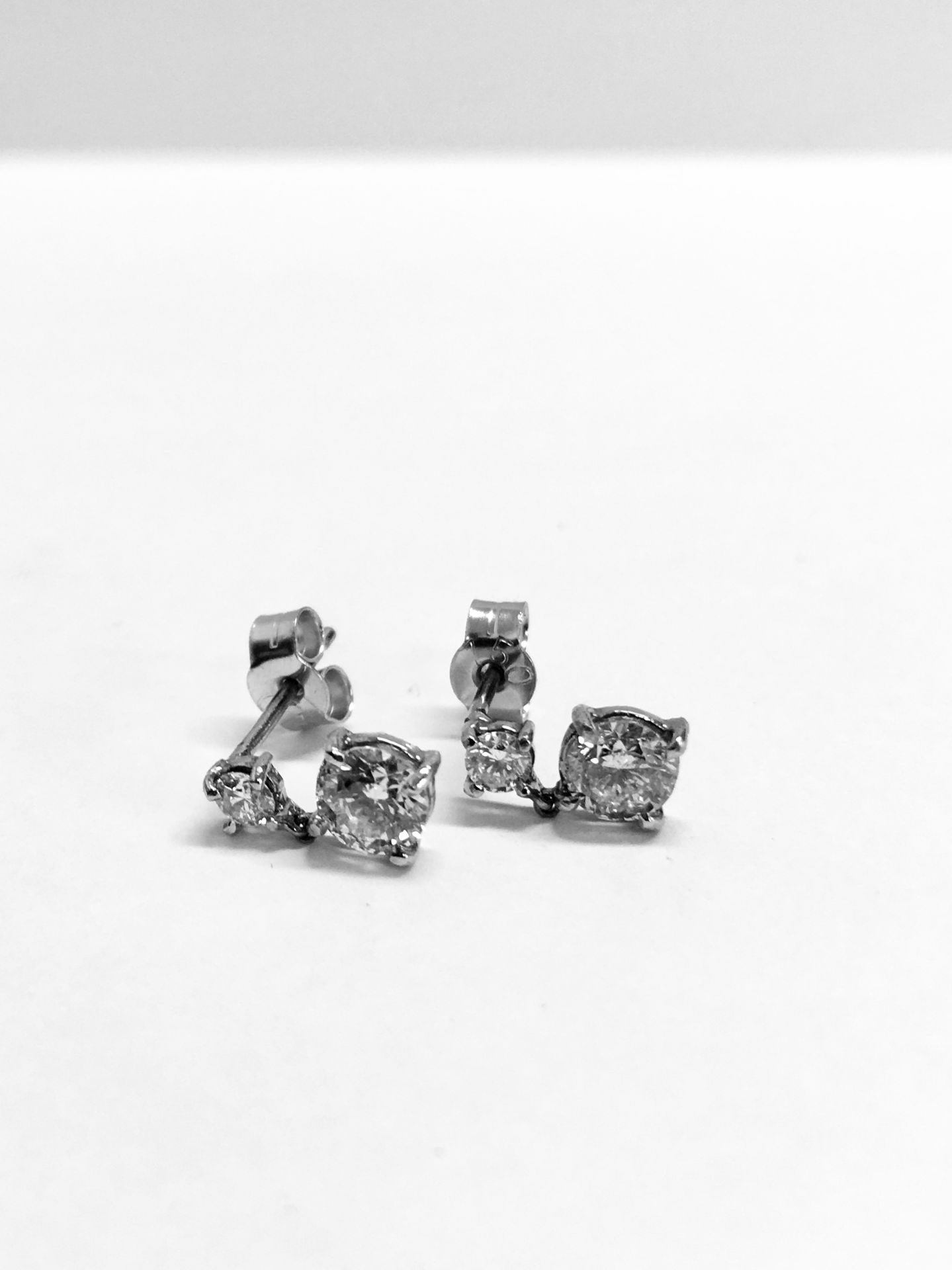 18ct white golddrop style earrings. Each has 2 brilliant cut diamonds, I colour, si3 clarity. - Image 4 of 4