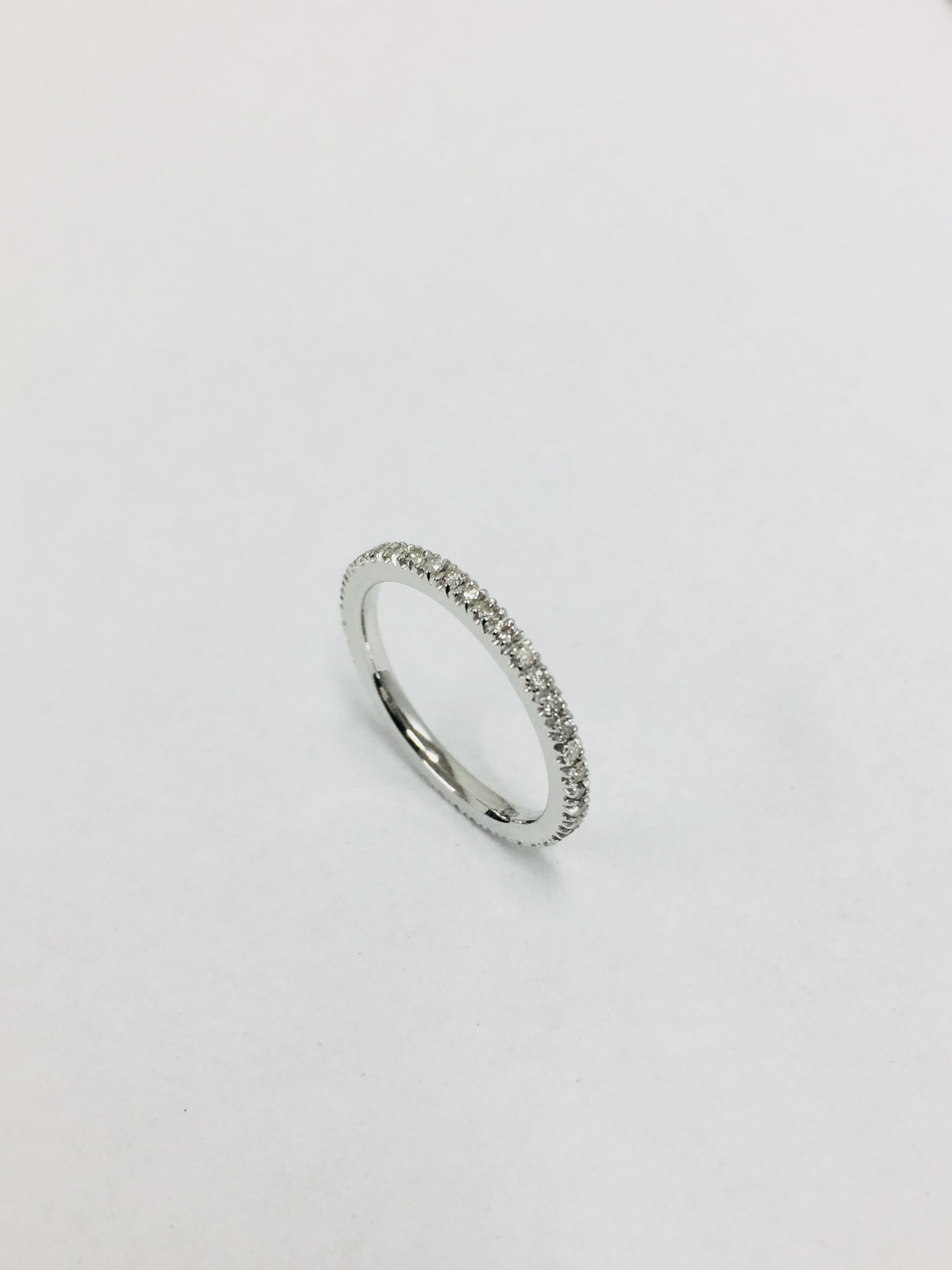 14ct full Eternity ring ,0.50ct diamond si clarity i colour,2gms 14ct handset uk set,stamped 14ct - Bild 6 aus 6