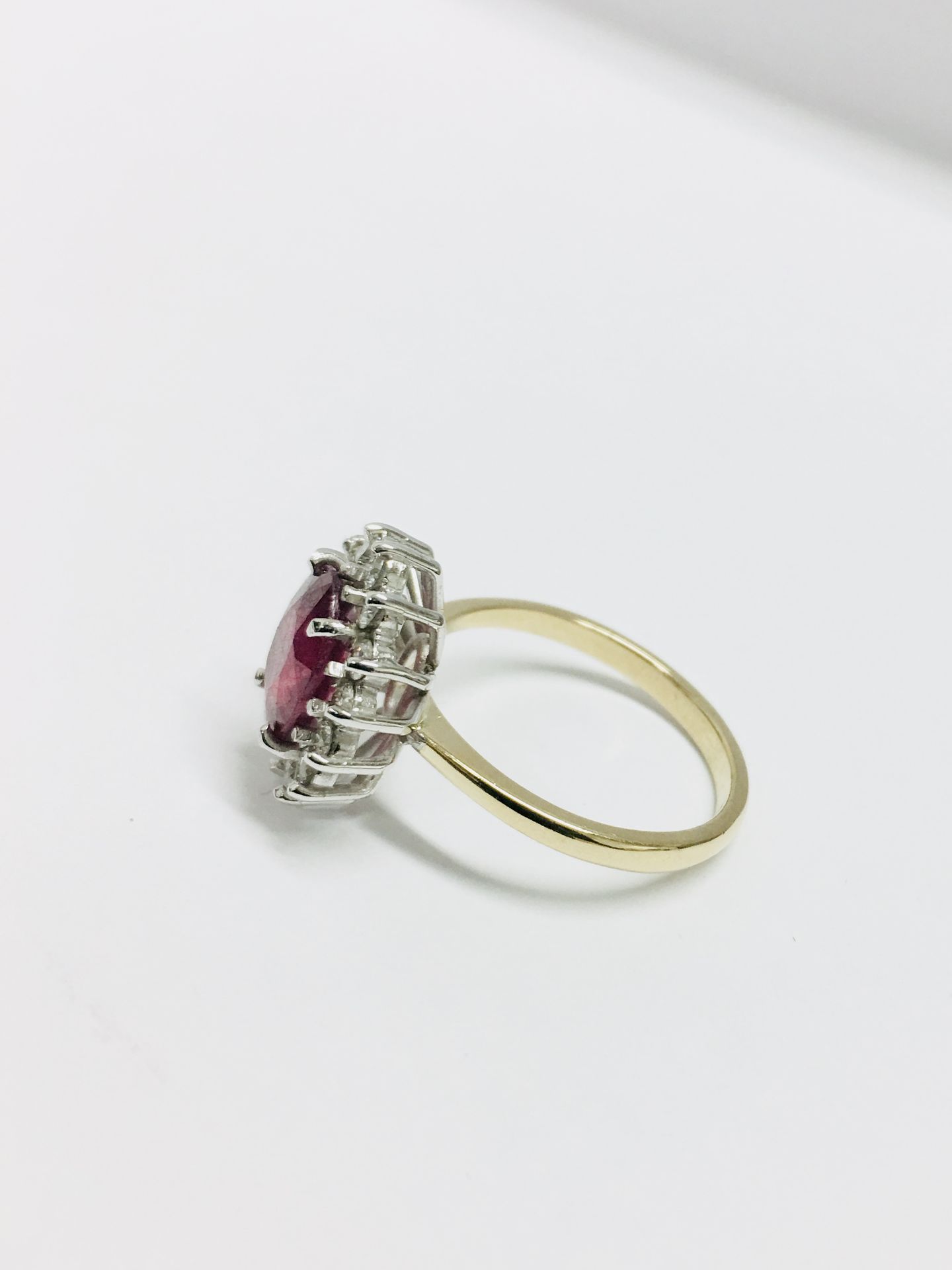 18ct Ruby diamond cluster ring,2.50ct Ruby natural(treated ),0.56ct diamond si2 grade i colour .uk - Bild 4 aus 6