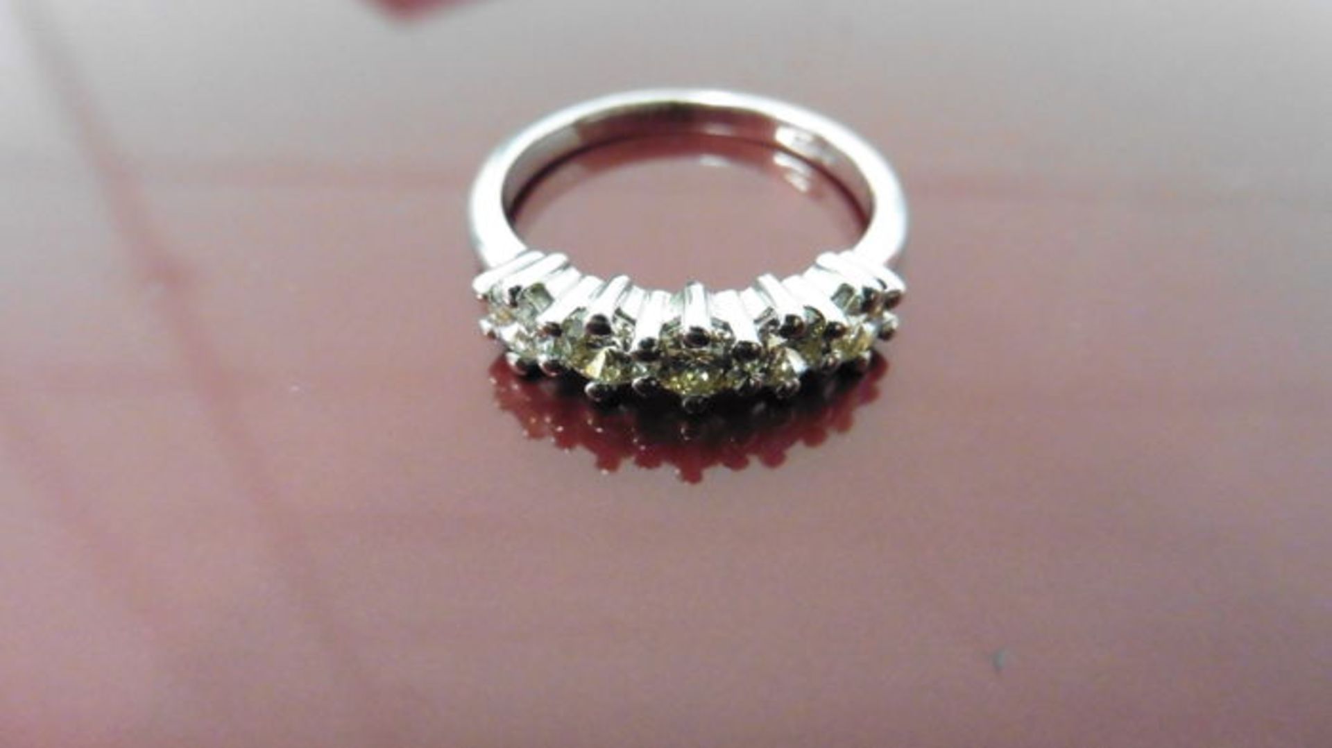 0.50ct Diamond five stone ring set with five brilliant cut diamonds. I/J colour and SI3 clarity. The - Bild 3 aus 3