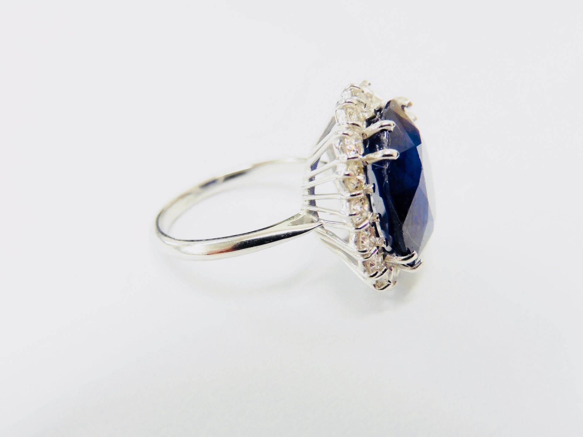 9ct Sapphire Diamond cluster ring,9ct sapphire natural(treated),1.30ct brilliant cut diamonds si2 - Bild 2 aus 5