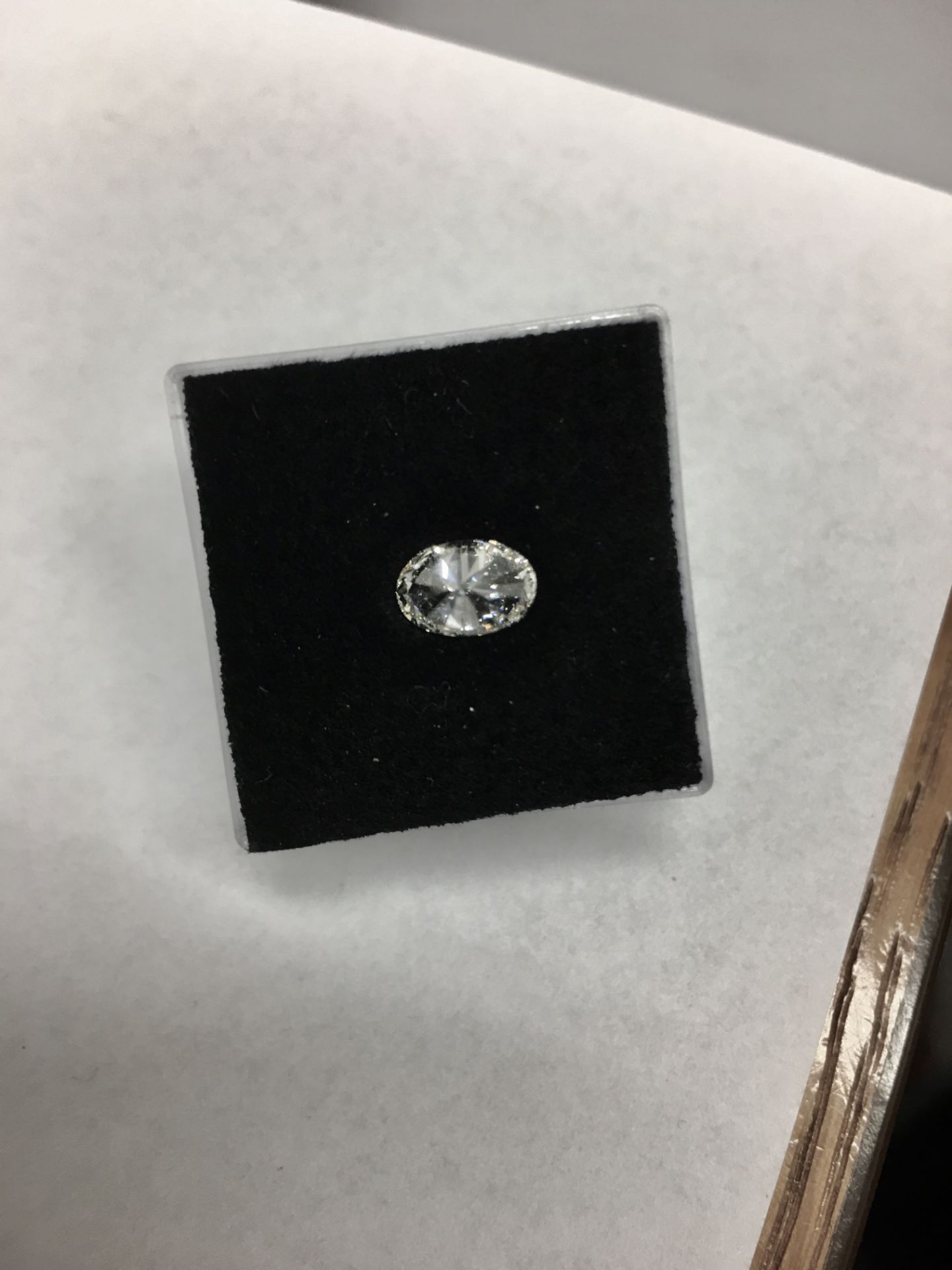 1.09ct oval cut diamond, loose stone. I colour and I1 clarity. 8.34 x 5.67 x 3.37mm. IGI - Bild 4 aus 4