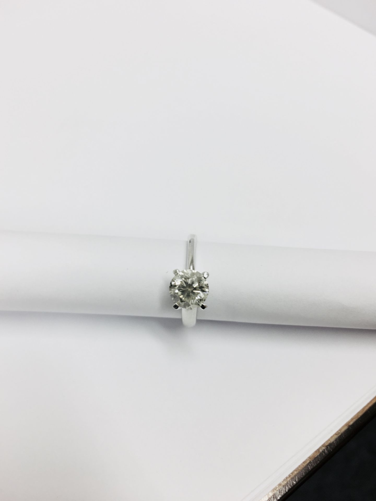 2.16ct diamond aolitaire ring set in 18ct white gold. M colour and si3 clarity. High 4 claw setting, - Bild 4 aus 6