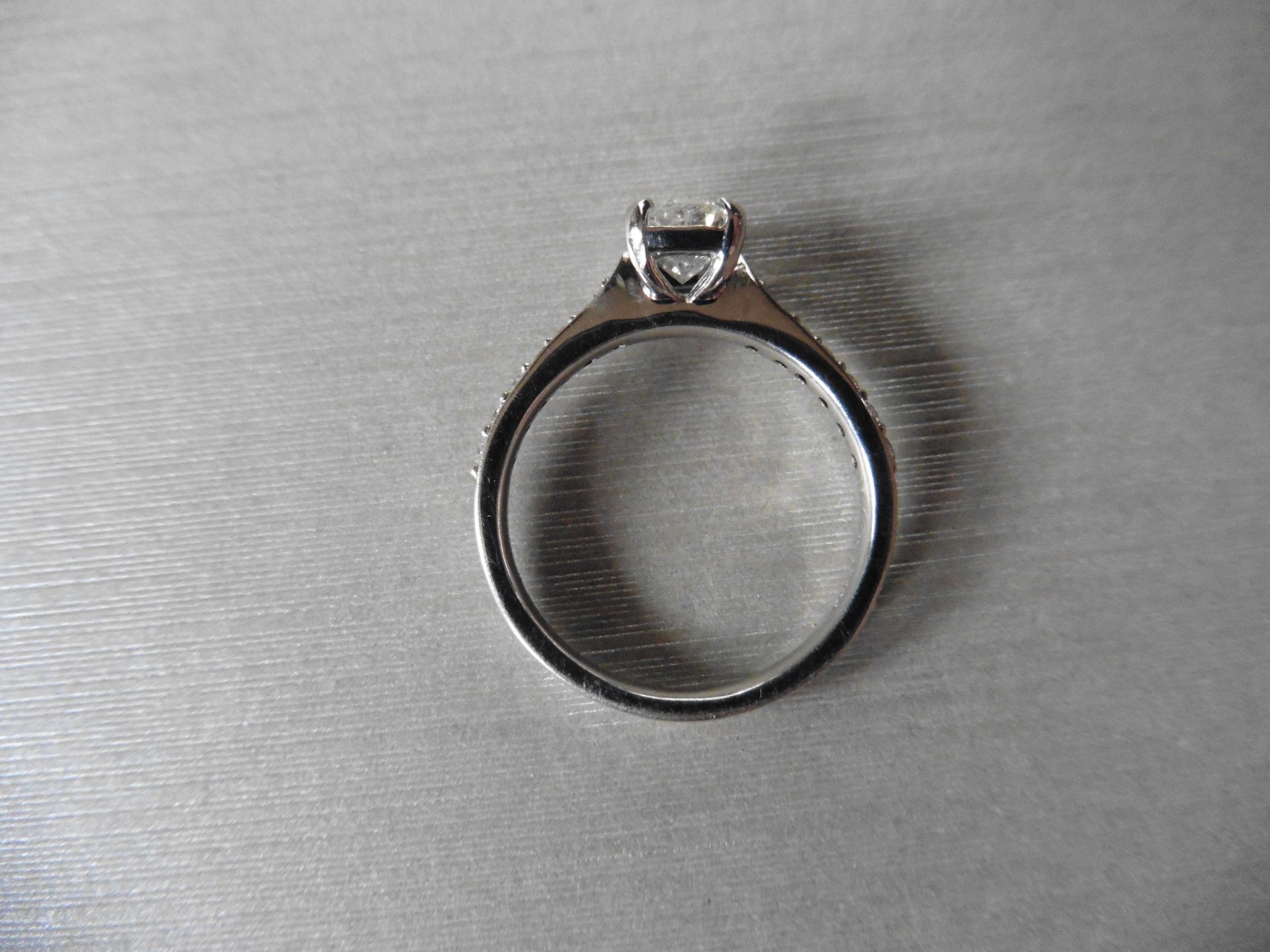 0.82ct oval diamond set solitaire ring. Centre diamond G/H colour, Si3 clarity. Shoulders micro - Bild 2 aus 4