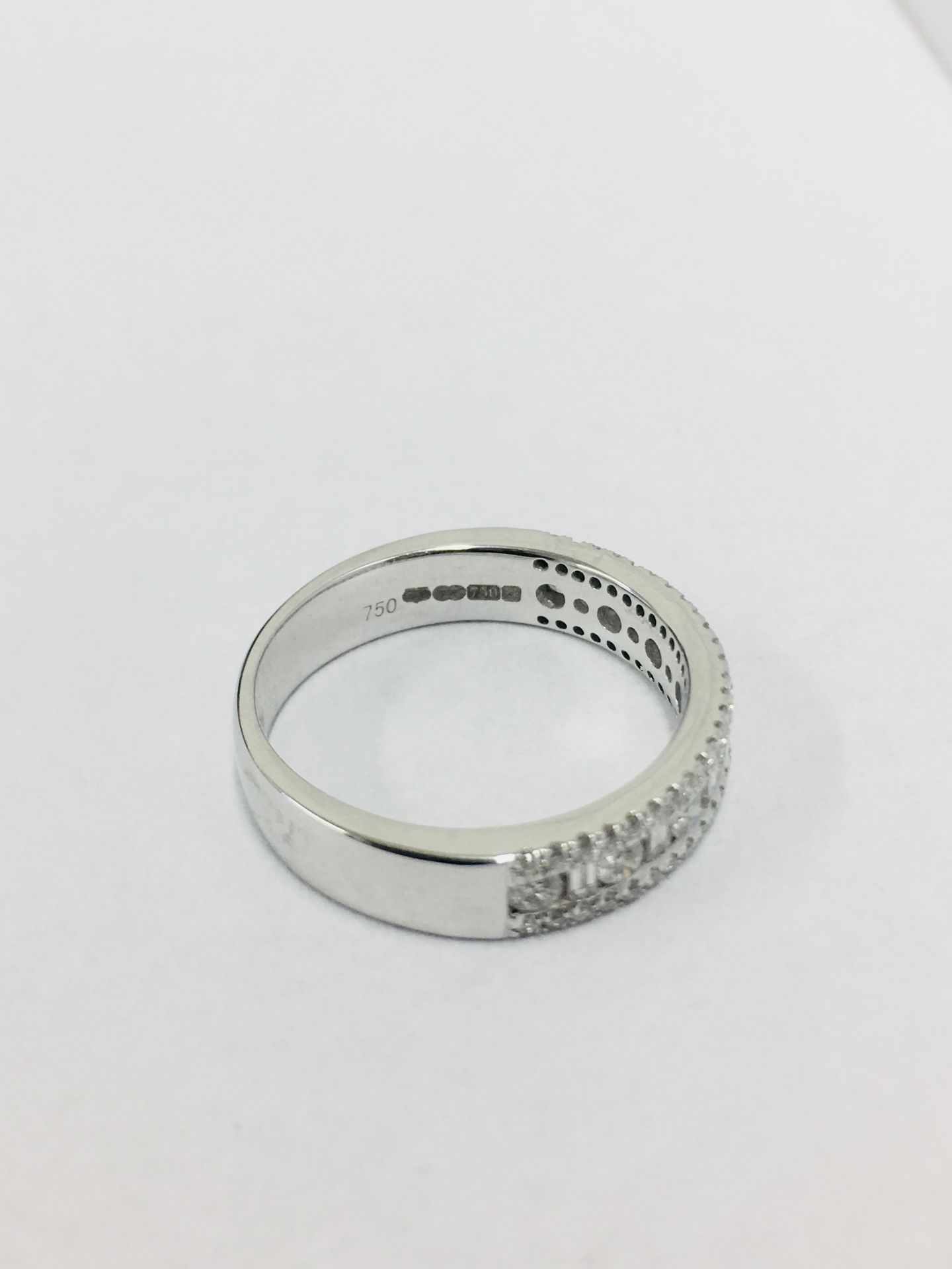 18ct white gold diamond dress ring,0.59ct diamond brilliant cut and baguette damonds h colour vs - Image 4 of 4