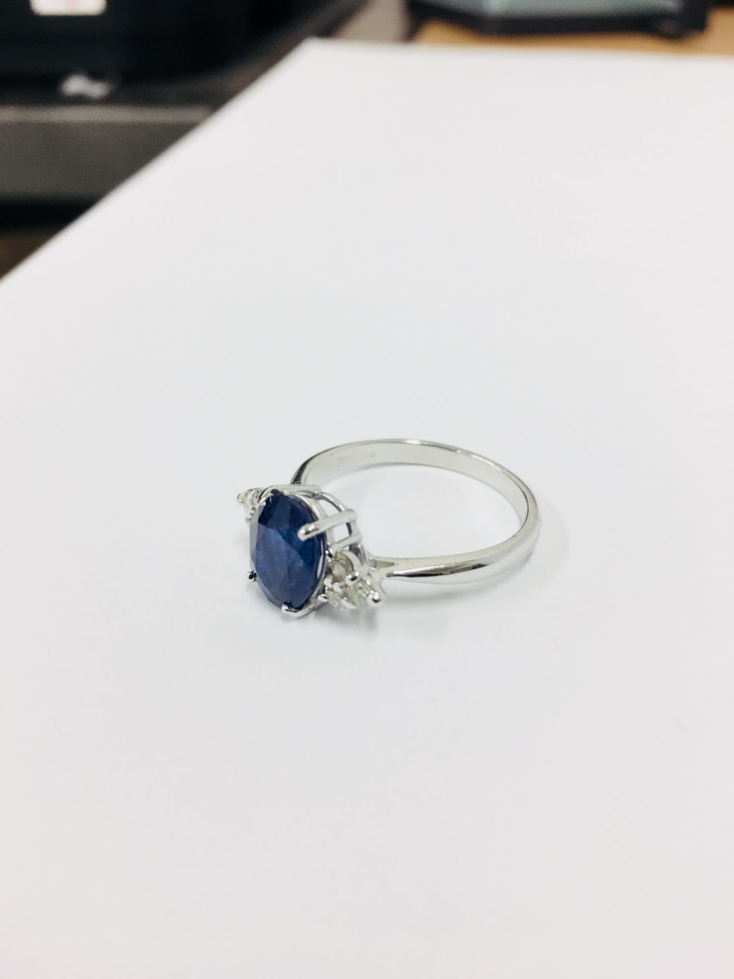 2.40ct Sapphire and diamond dress ring. Oval cut ( glass filled ) sapphire with 3 small brilliant - Bild 4 aus 4