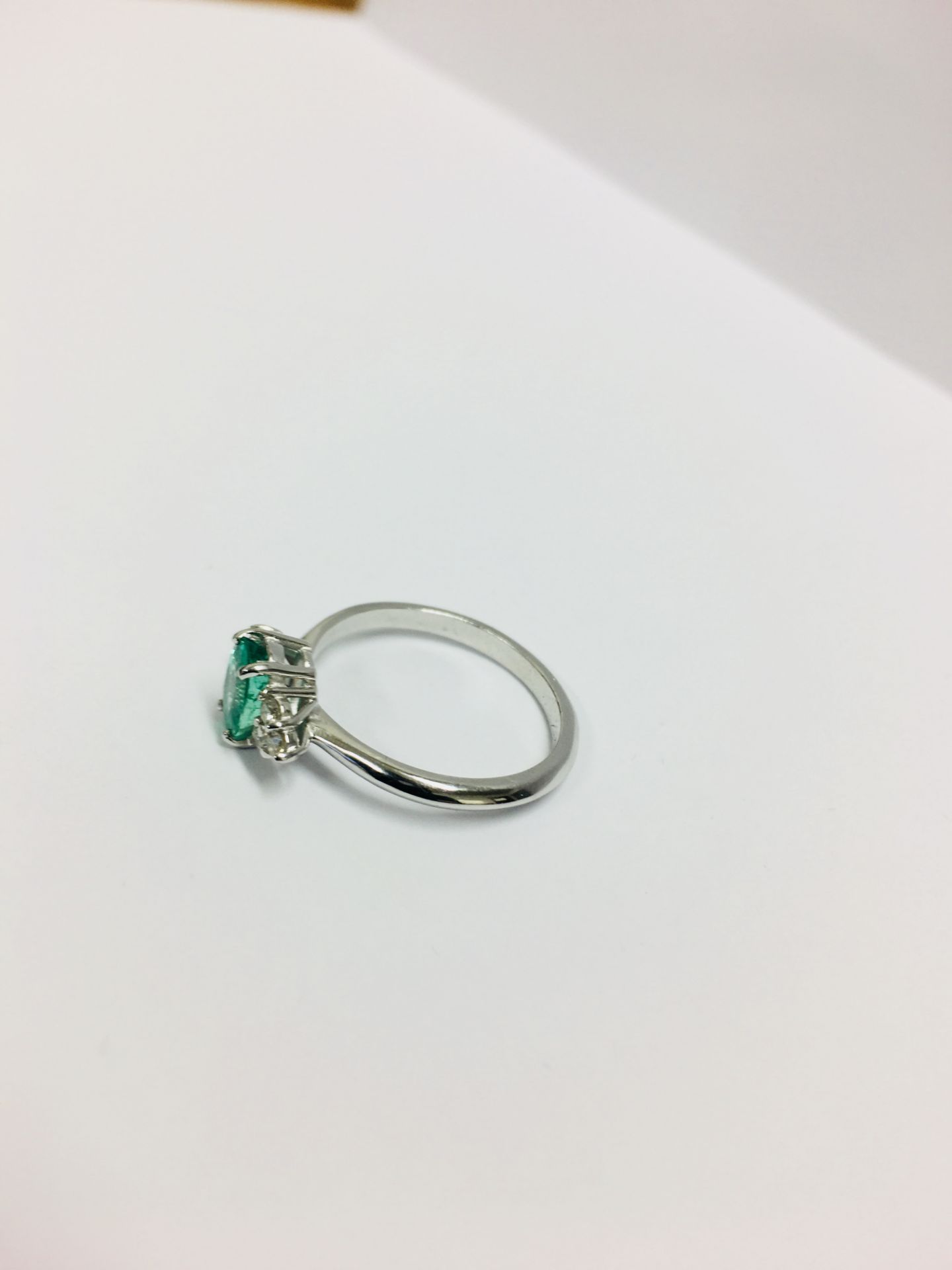 18ct Emerald Diamond Nanette cluster ring,1ct natural emerald ,0.36ct brilliant cut diamond s(6x0. - Bild 2 aus 5