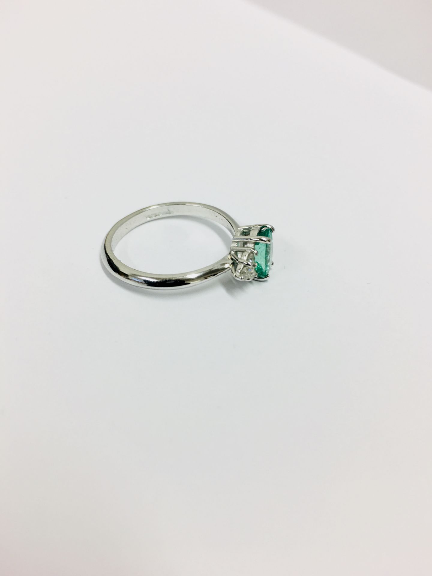 18ct Emerald Diamond Nanette cluster ring,1ct natural emerald ,0.36ct brilliant cut diamond s(6x0. - Bild 5 aus 5