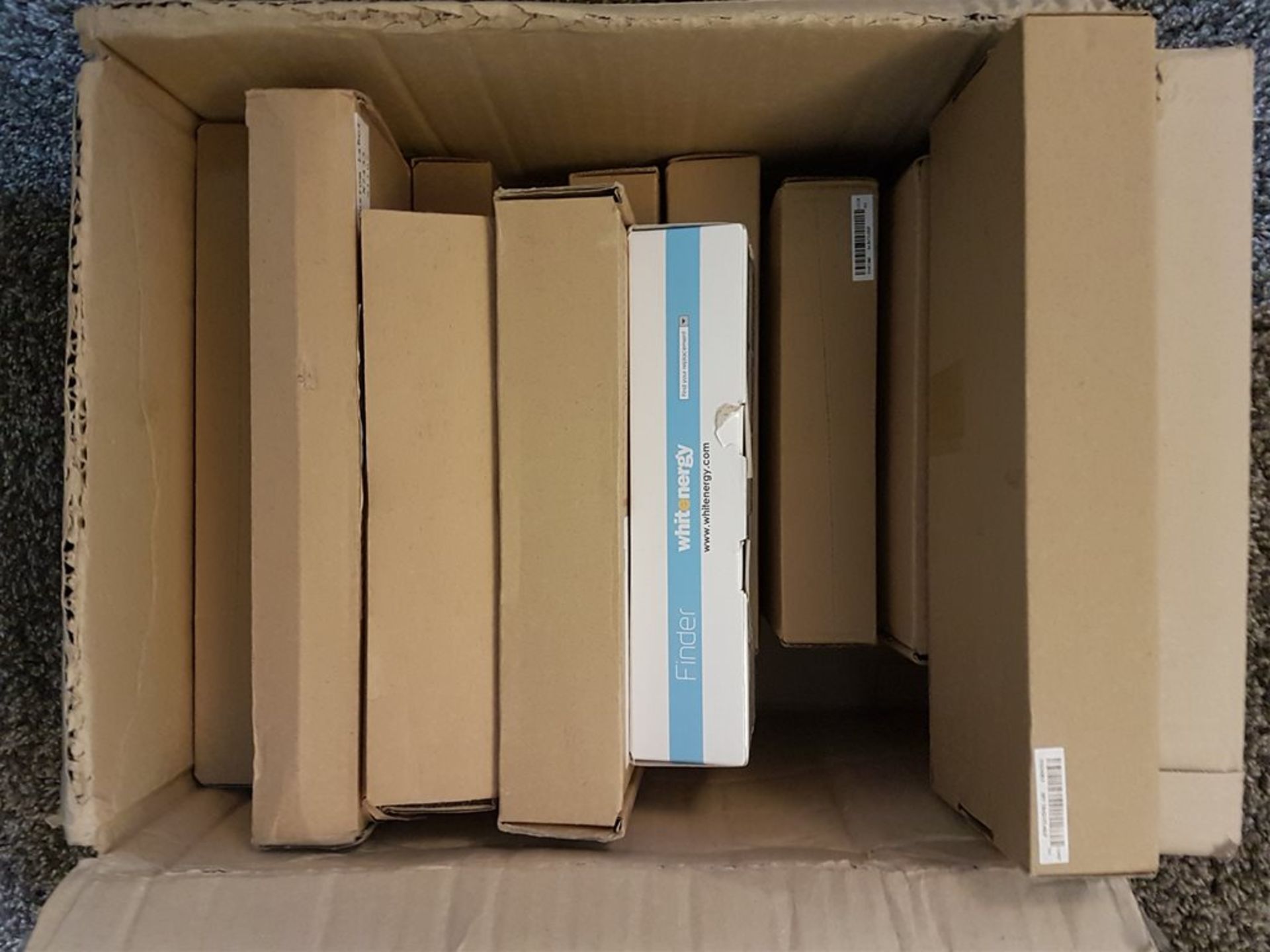 Box of Customer Returns Laptop Batteries including Lenovo, HP, Dell RRP å£800