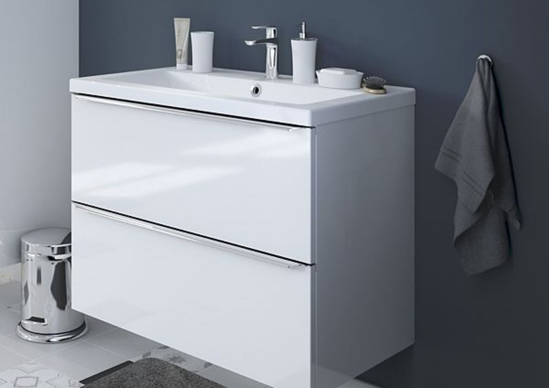 Pallet - 326 - 21 x Schreiber Fitted White Gloss Handless Do - SKU - 118797 RRP £1659