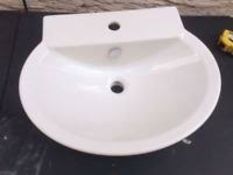 Pallet 322 - 7 x Buxton 550 Ceramic Basin White
