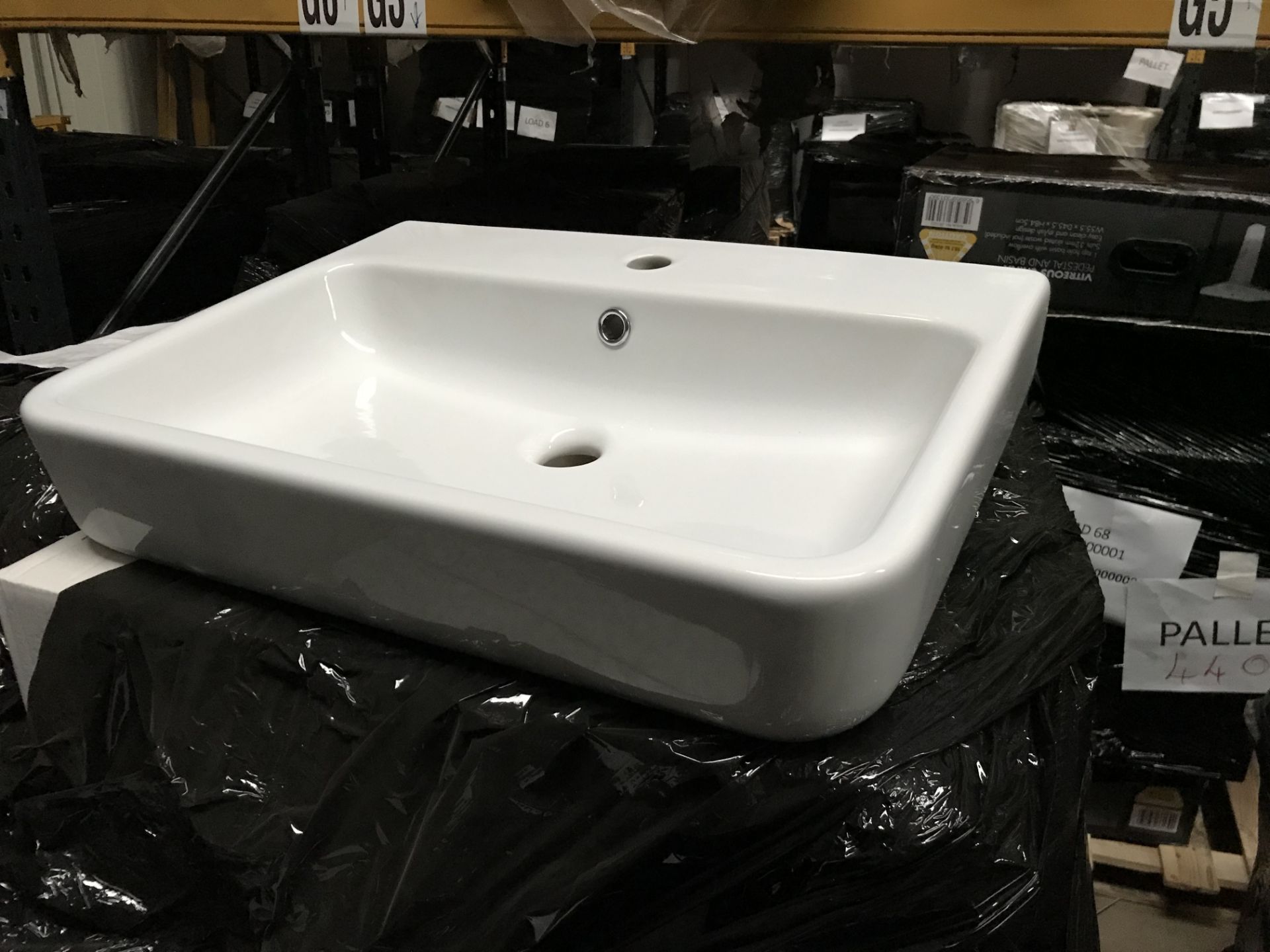 Pallet 324 - 12 x FURNITURE WASHBASIN URBAN HARMONY 60