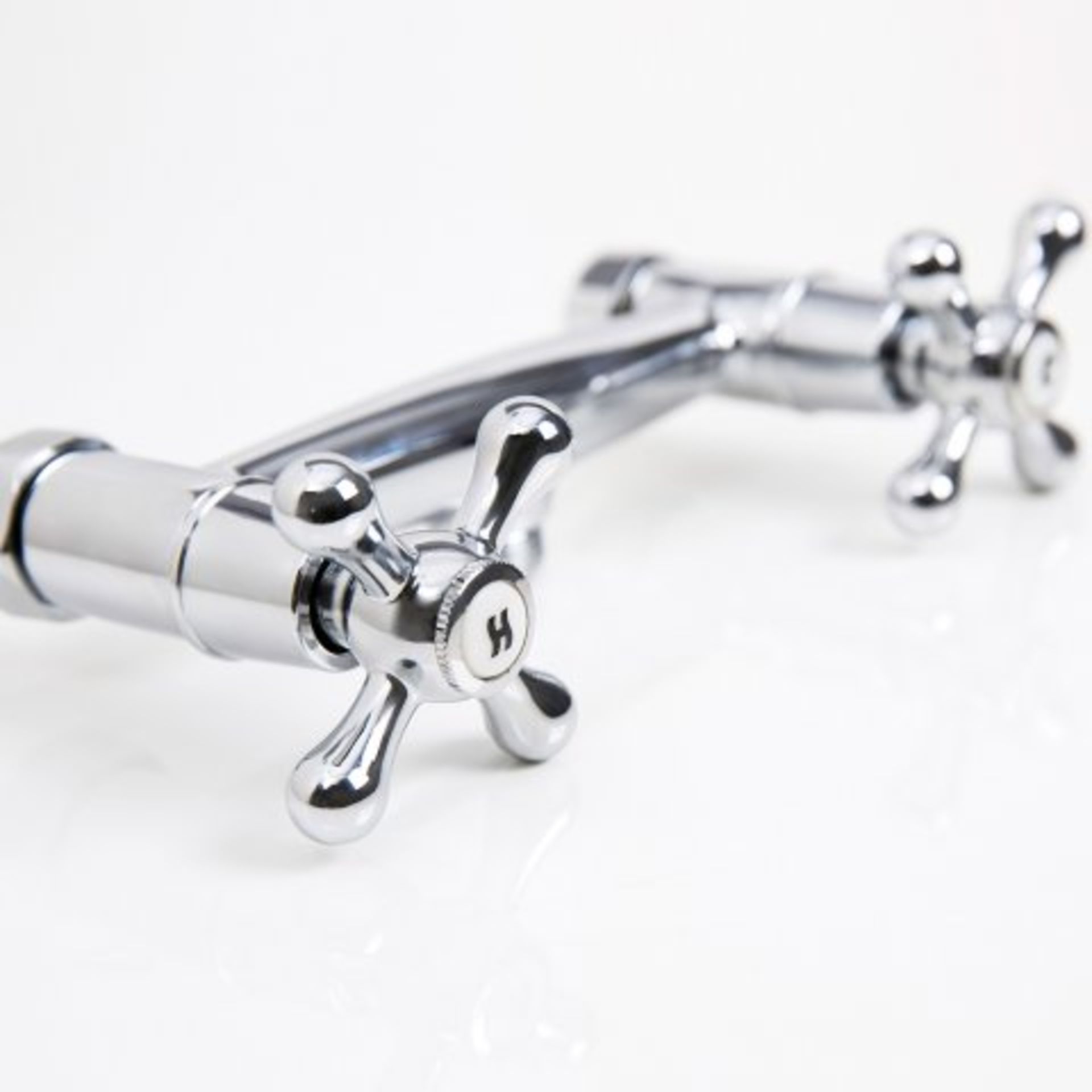 (V21) Traditional Exposed Bar Mixer Kit We take our cues from the Victorian times with our round - Image 4 of 6