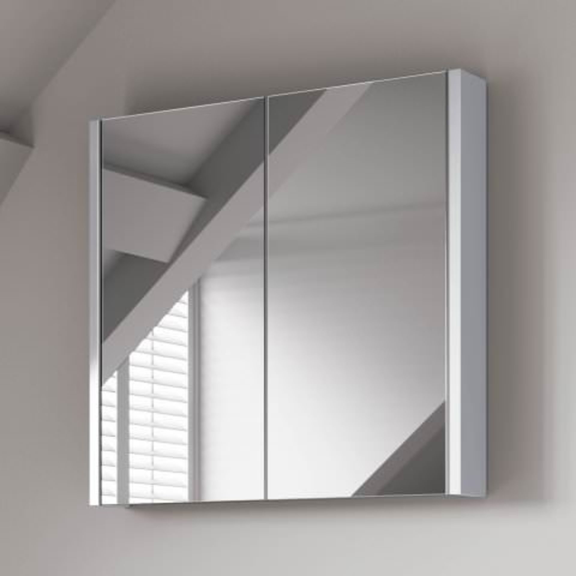 (V15) 600mm Gloss White Double Door Mirror Cabinet RRP £174.99 Our 600mm Gloss White Double Door - Image 3 of 3