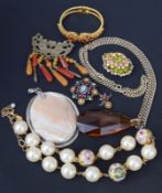 7 Pieces Of Costume Jewellery - No Reserve.