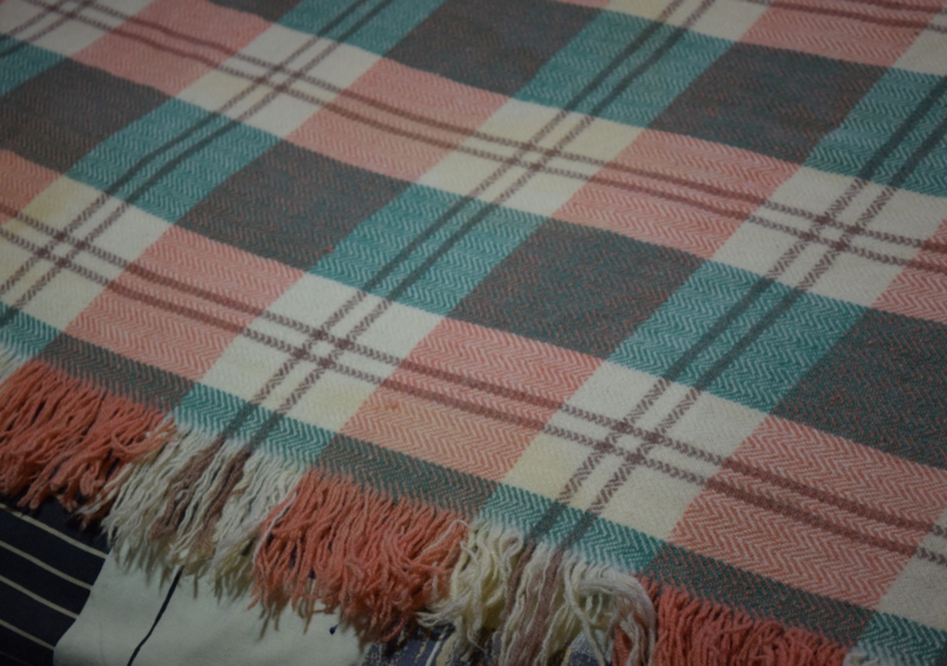 Vintage Welsh Woolen Blanket No Reserve - Image 3 of 3