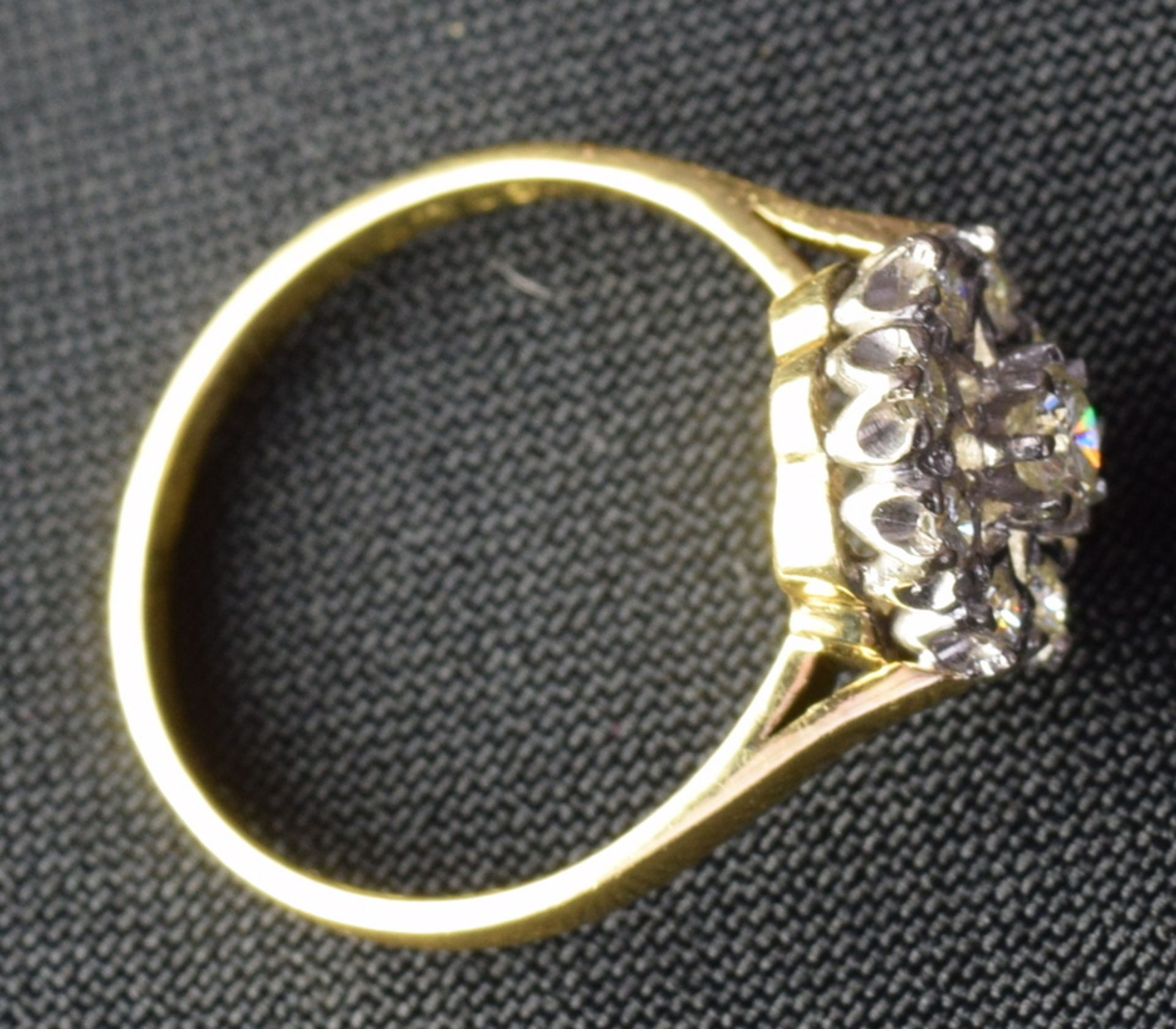 9 Diamond Cluster 18ct Gold Ring - Image 5 of 6