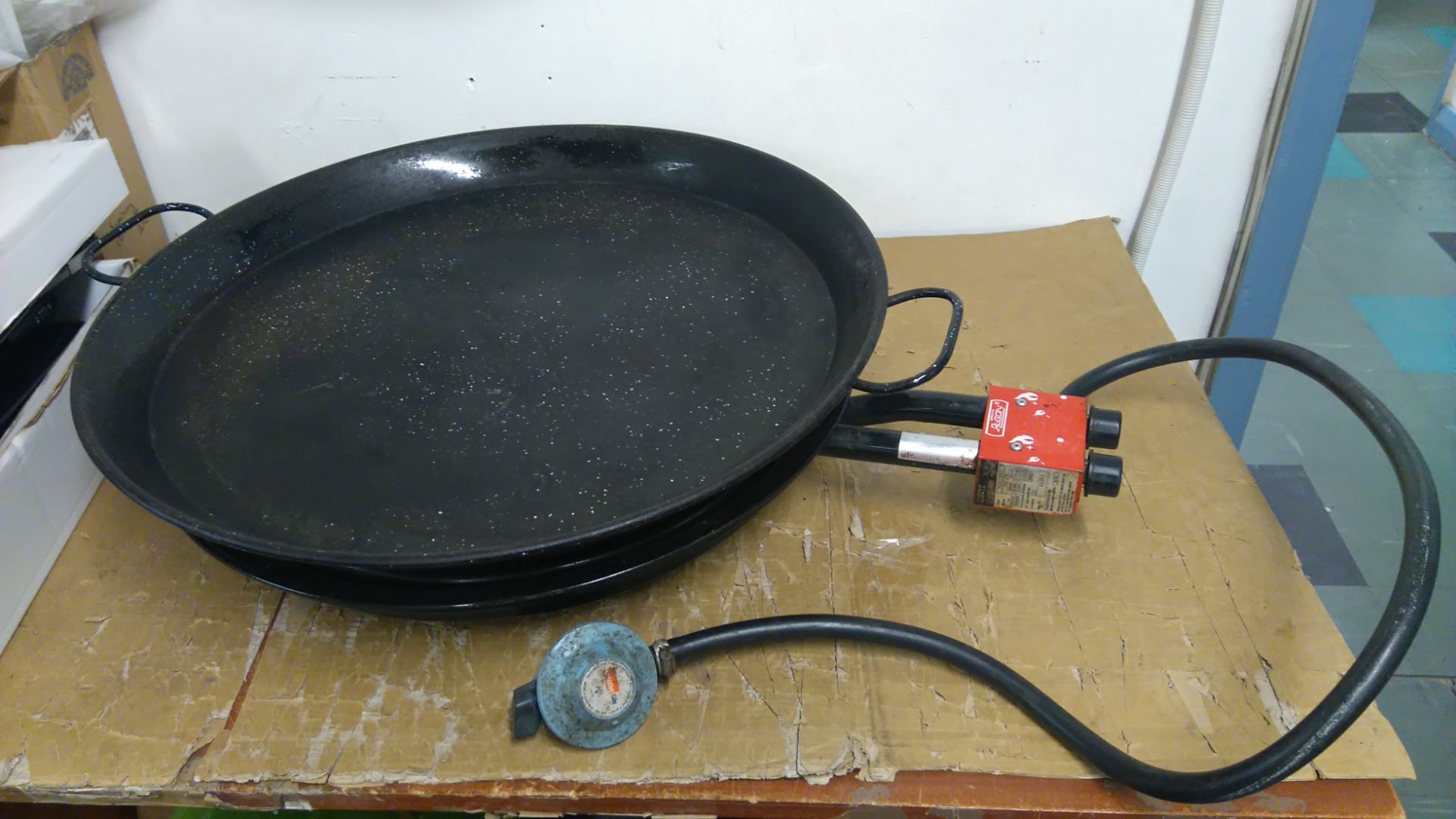 Paella Gas Burner and Pan - Image 2 of 4