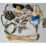 Vintage Retro Kitsch Parcel of Costume Jewellery Watches Brooches etc