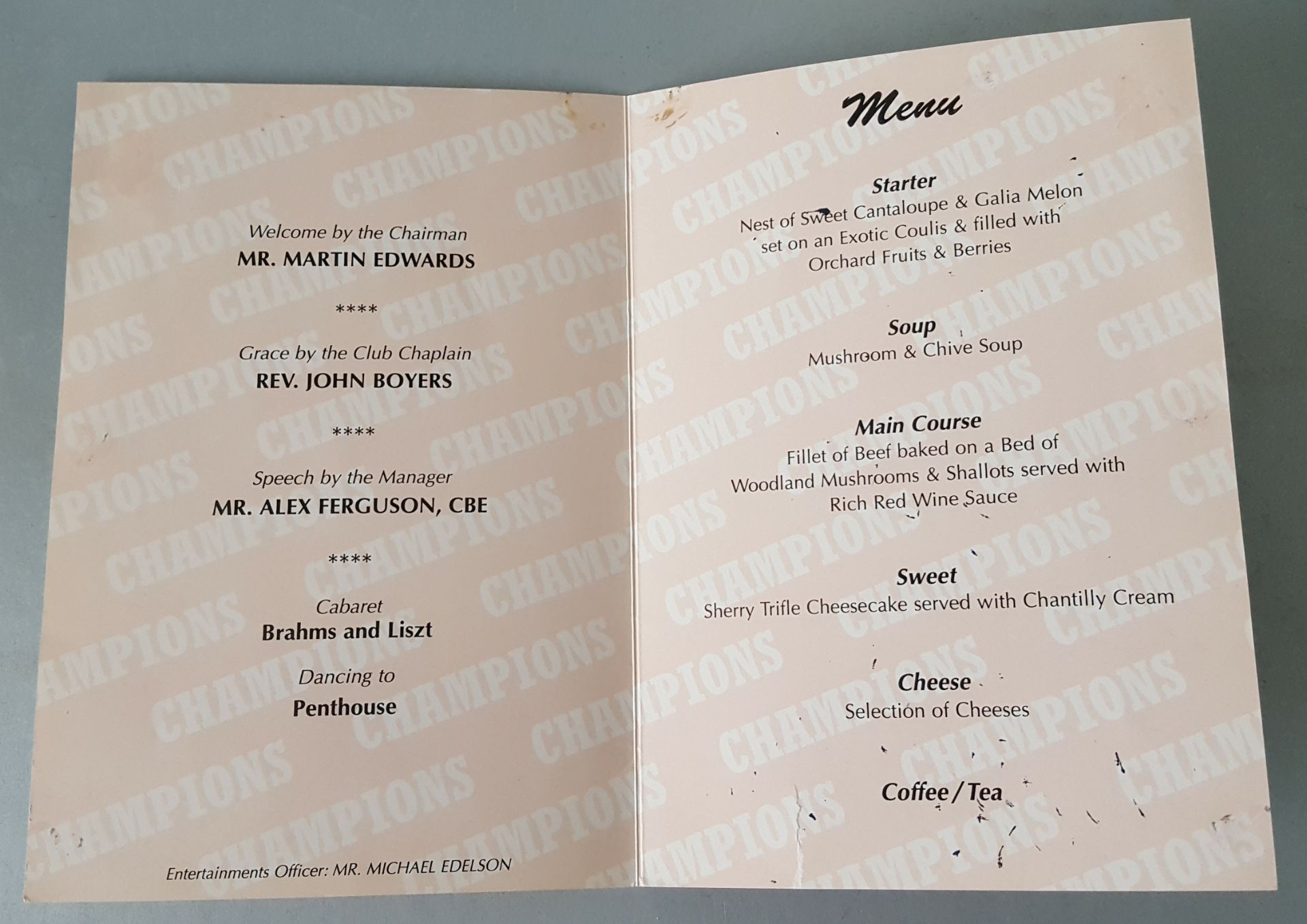 Vintage Autographs Pair 1997 Manchester United Championship Dinner Menus Signed - Image 3 of 4