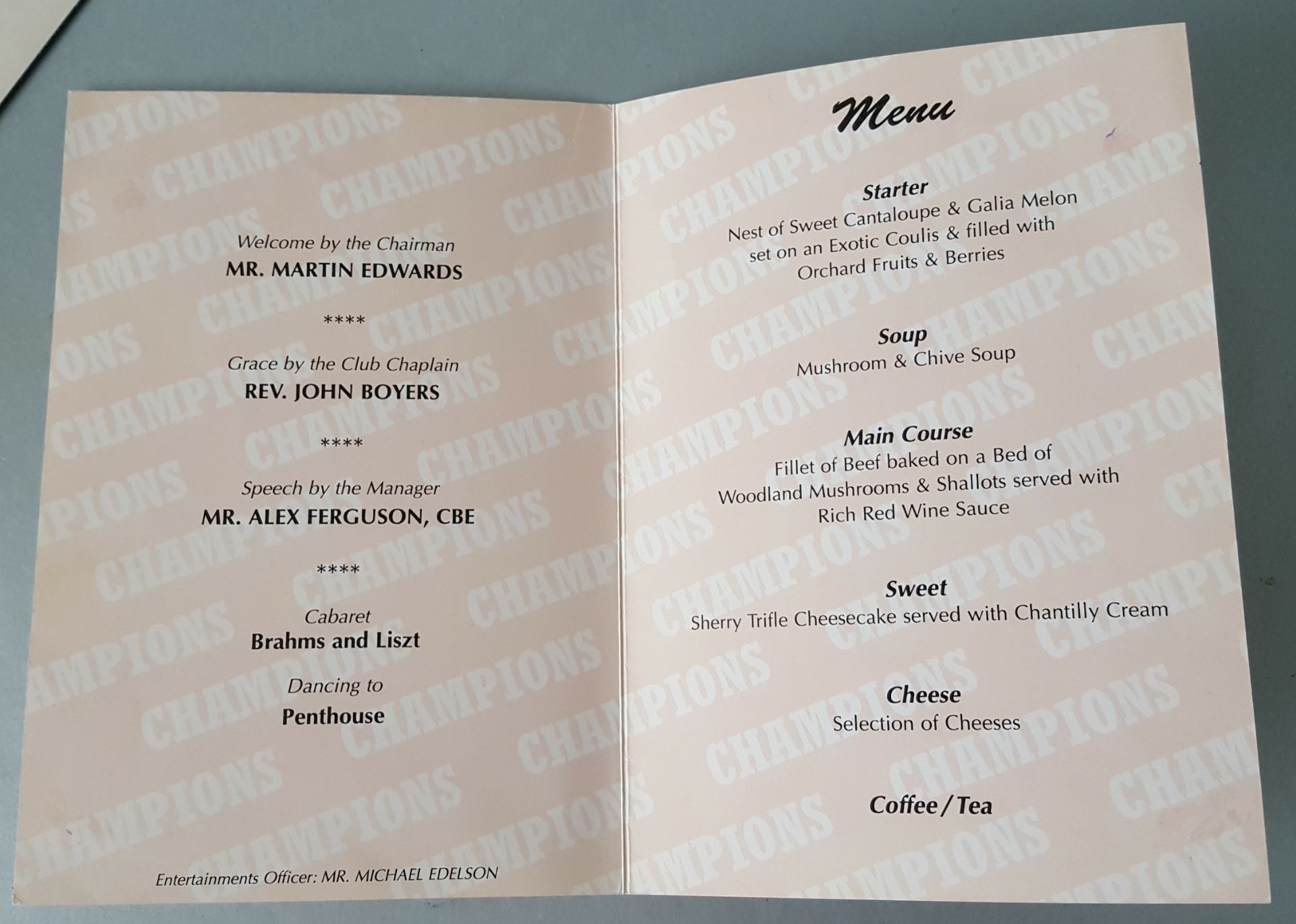 Vintage Autographs Pair 1997 Manchester United Championship Dinner Menus Signed - Image 4 of 4