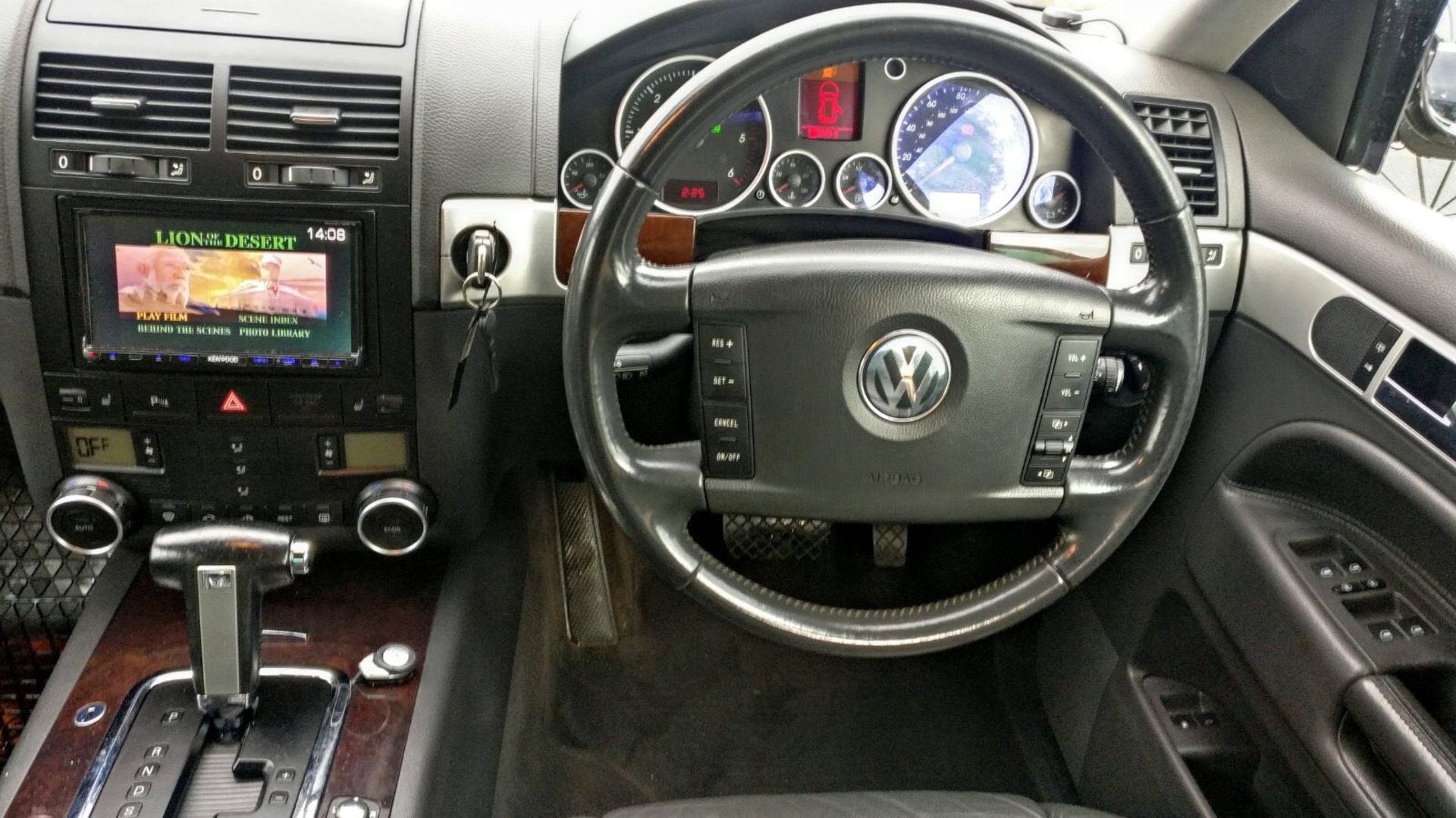 2006 06 VW Tourag V6 3.0 TDi Sport - Image 7 of 15