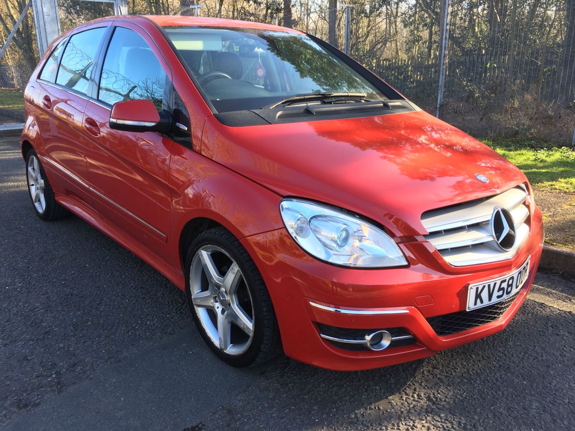 Mercedes B170 Sport 1.7 Petrol - Image 11 of 13