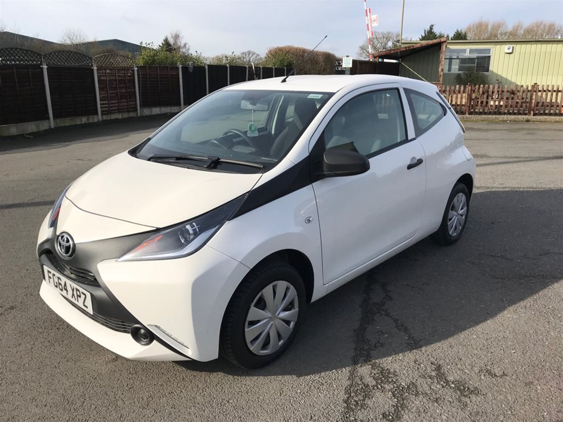 Toyota Aygo 1.0 VVT-I X 3dr Air Con - Bild 2 aus 8