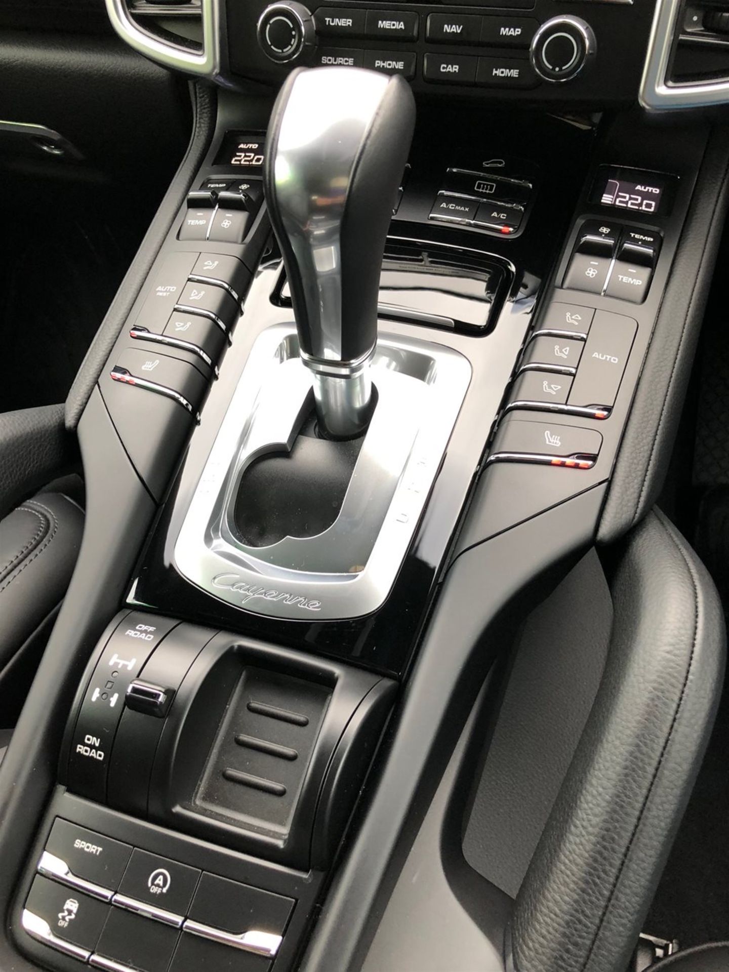 Porsche Cayenne Platinum Edition S Diesel 5dr Tiptronic - Image 9 of 10