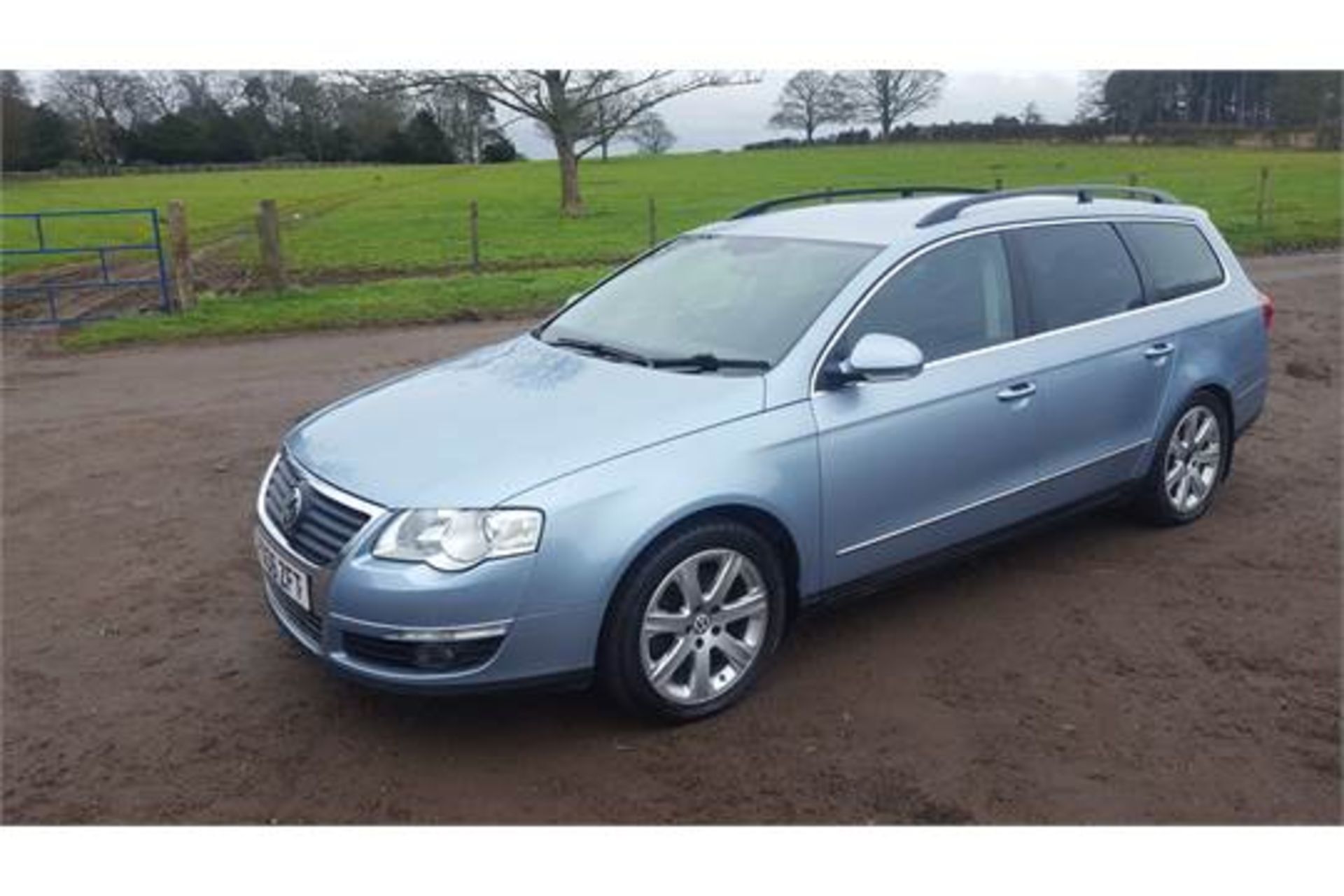 VW Passat Sport TDI Estate - Bild 2 aus 12