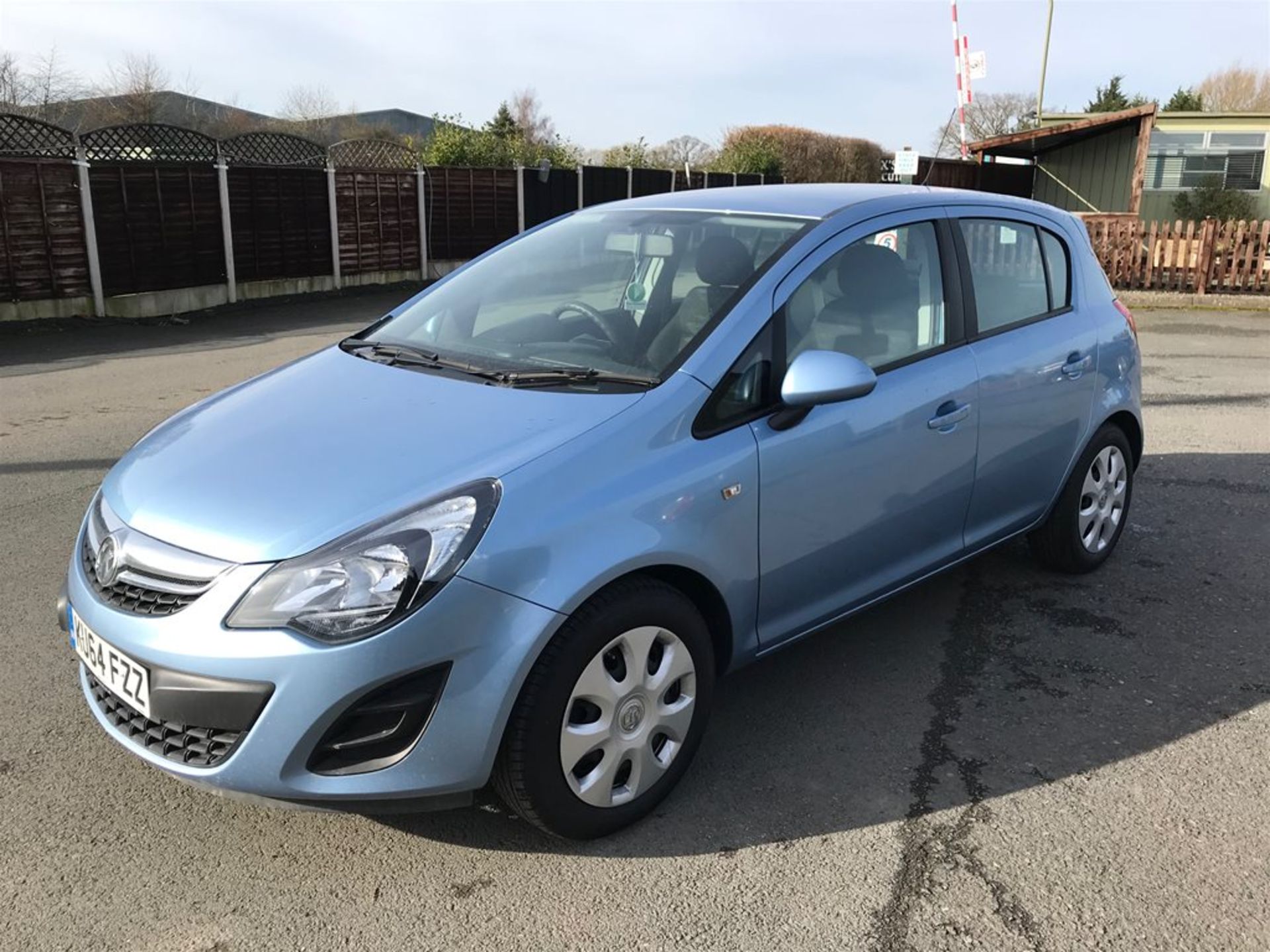 Vauxhall Corsa 1.2i 16v VVT Design 5dr Air Con - Image 3 of 8