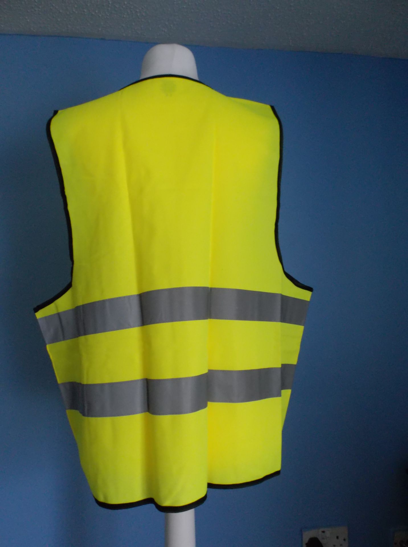 9 X Halfords Universal Fit High Visibility Waist Coats - Image 2 of 5