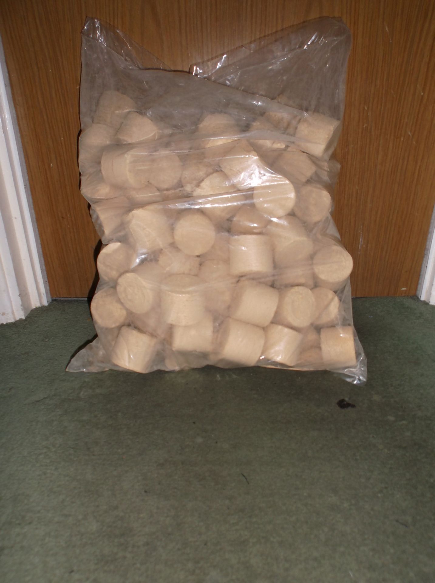 Aprox 500 X 8Kg Bags Harwood Briquetts /Heat Logs Eco Stove Fuel Solid Fuels Agas - Image 7 of 7