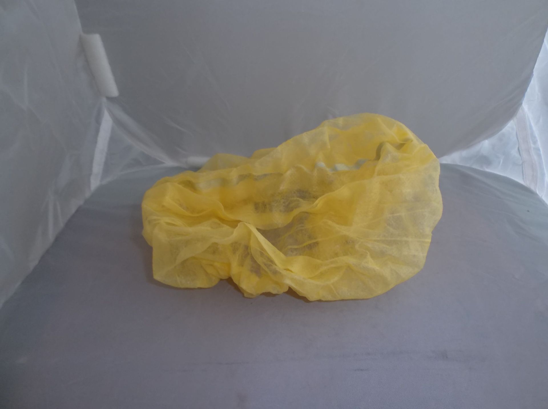 1 X Box Of 2000 Yellow Latex Free Metal Detectable Mob Caps Unisize - Image 5 of 6