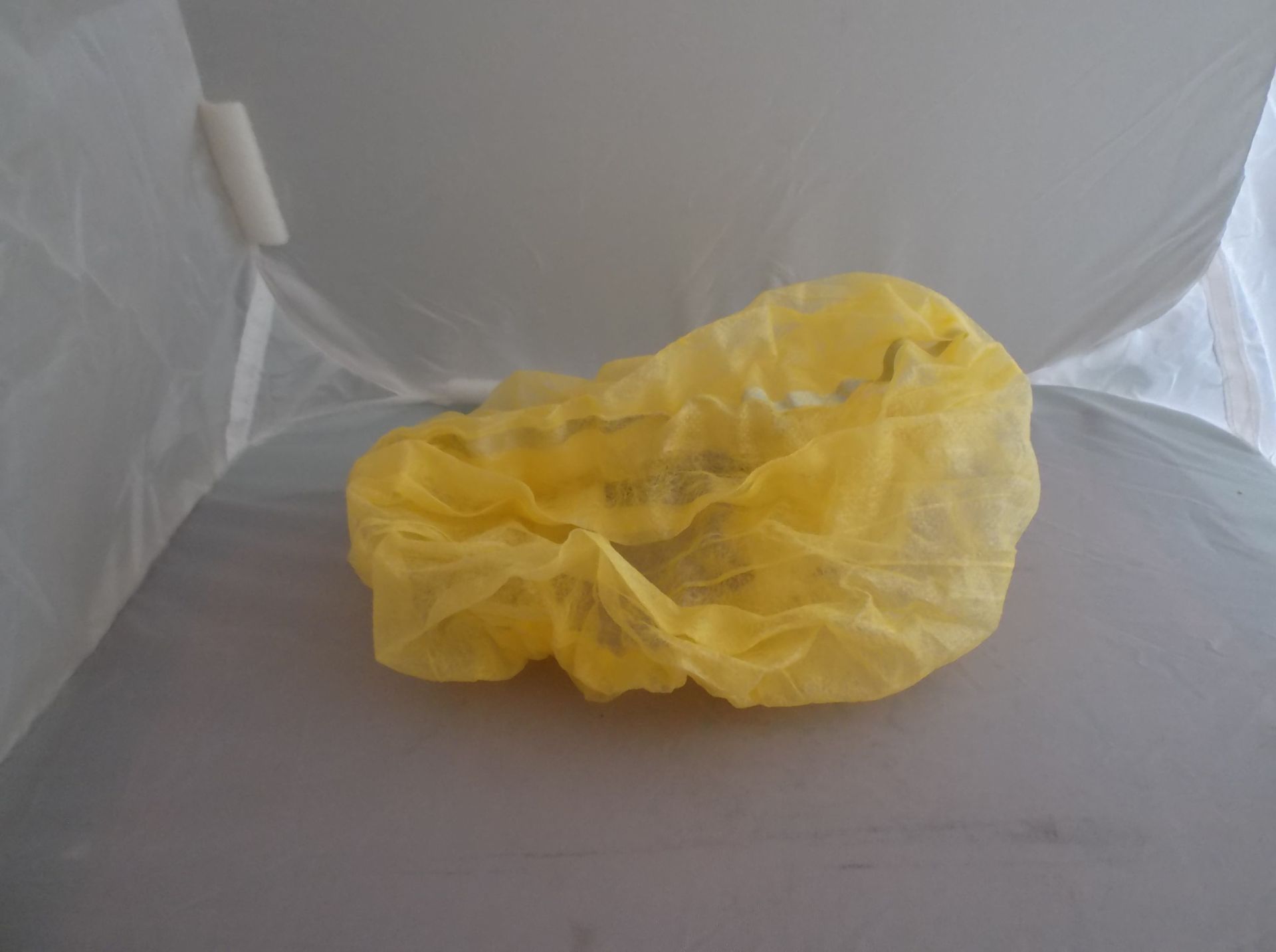 1 X Box Of 2000 Yellow Latex Free Metal Detectable Mob Caps Unisize