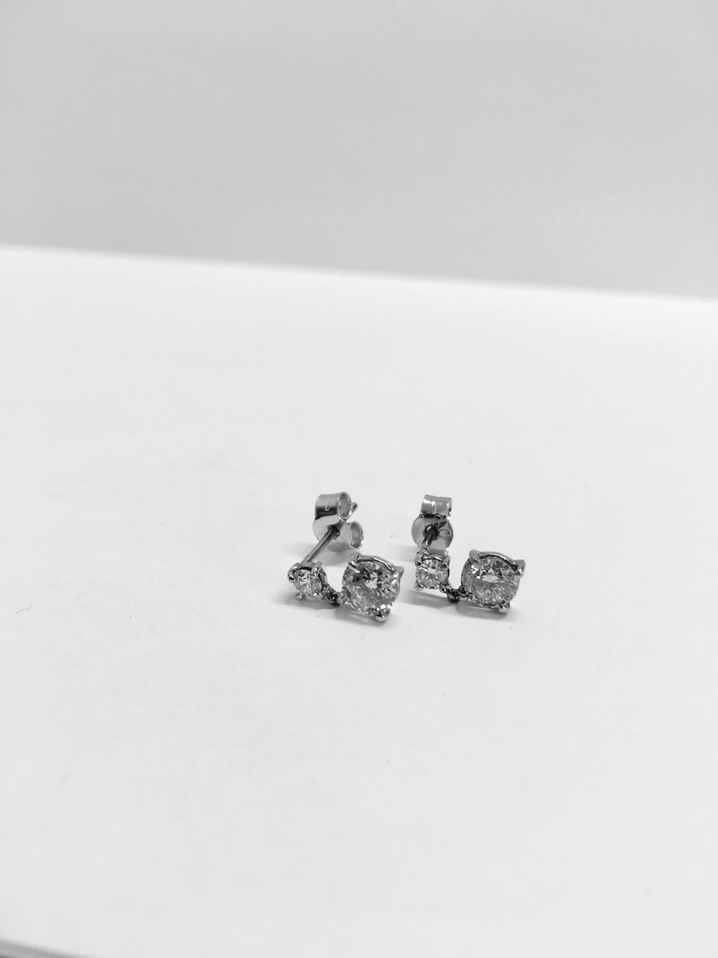 1.00ct drop earrings ,two 0.40ct i1 i colour ,2x0.10ct i1 i colour .18ct white 2.1gms,Appraisal - Image 2 of 6
